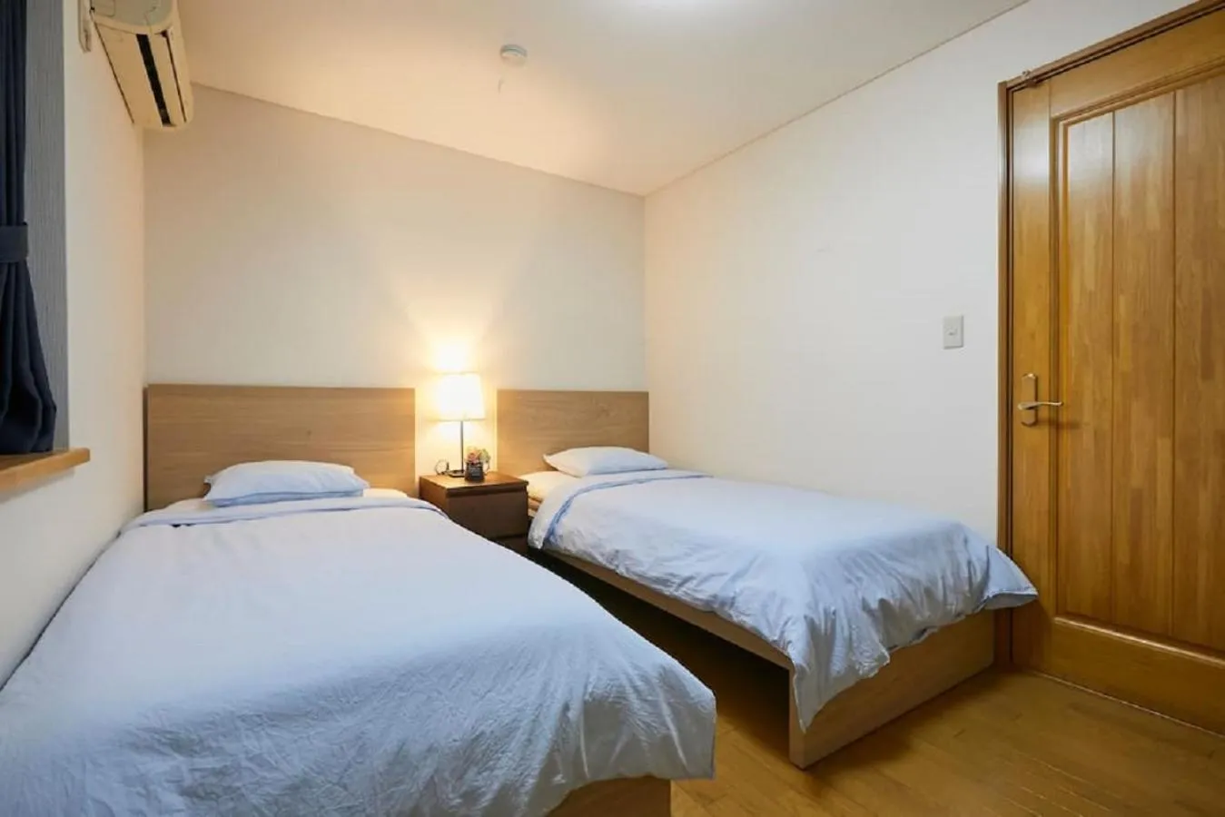 Bed in F1-Upmarket Huose in Shinjuku