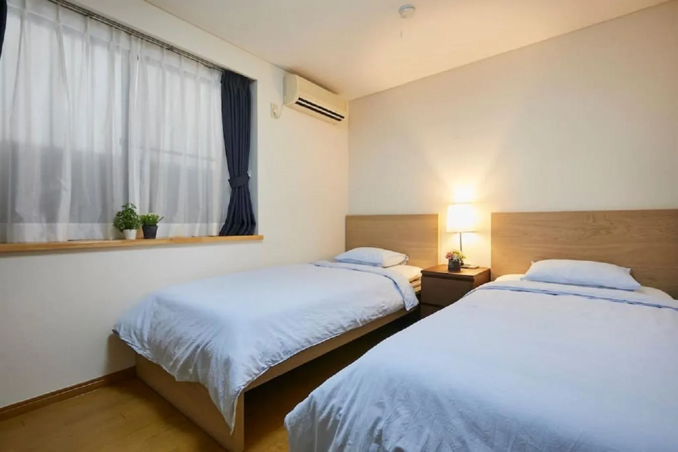 Bed in F1-Upmarket Huose in Shinjuku