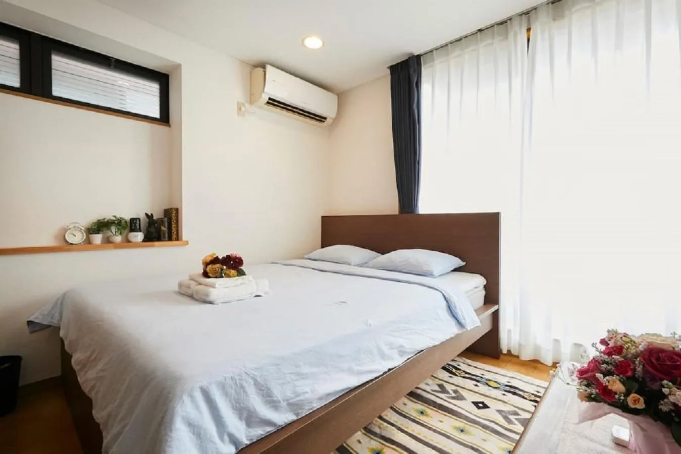 Bed in F1-Upmarket Huose in Shinjuku