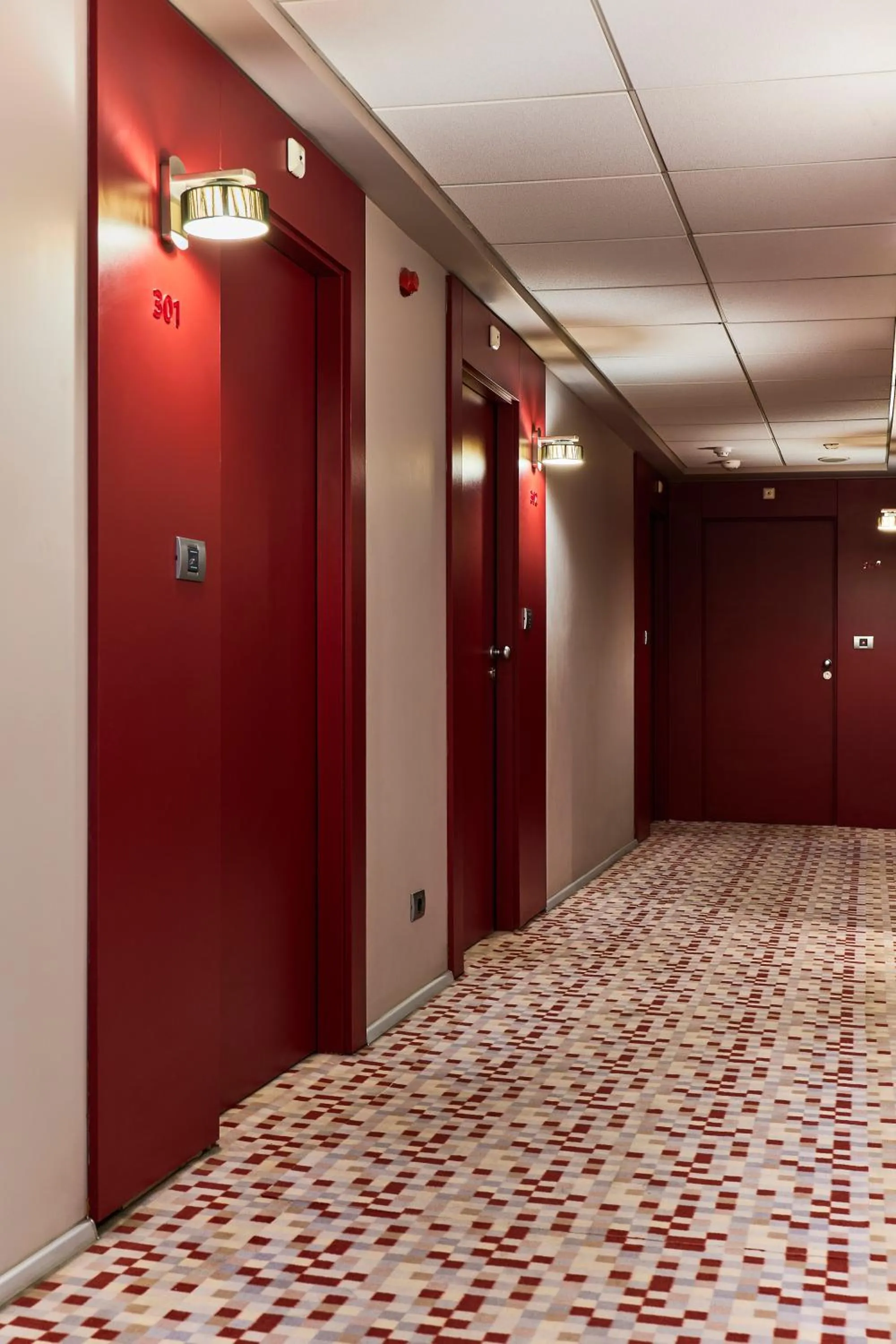 Canoeing in Monet Hotel