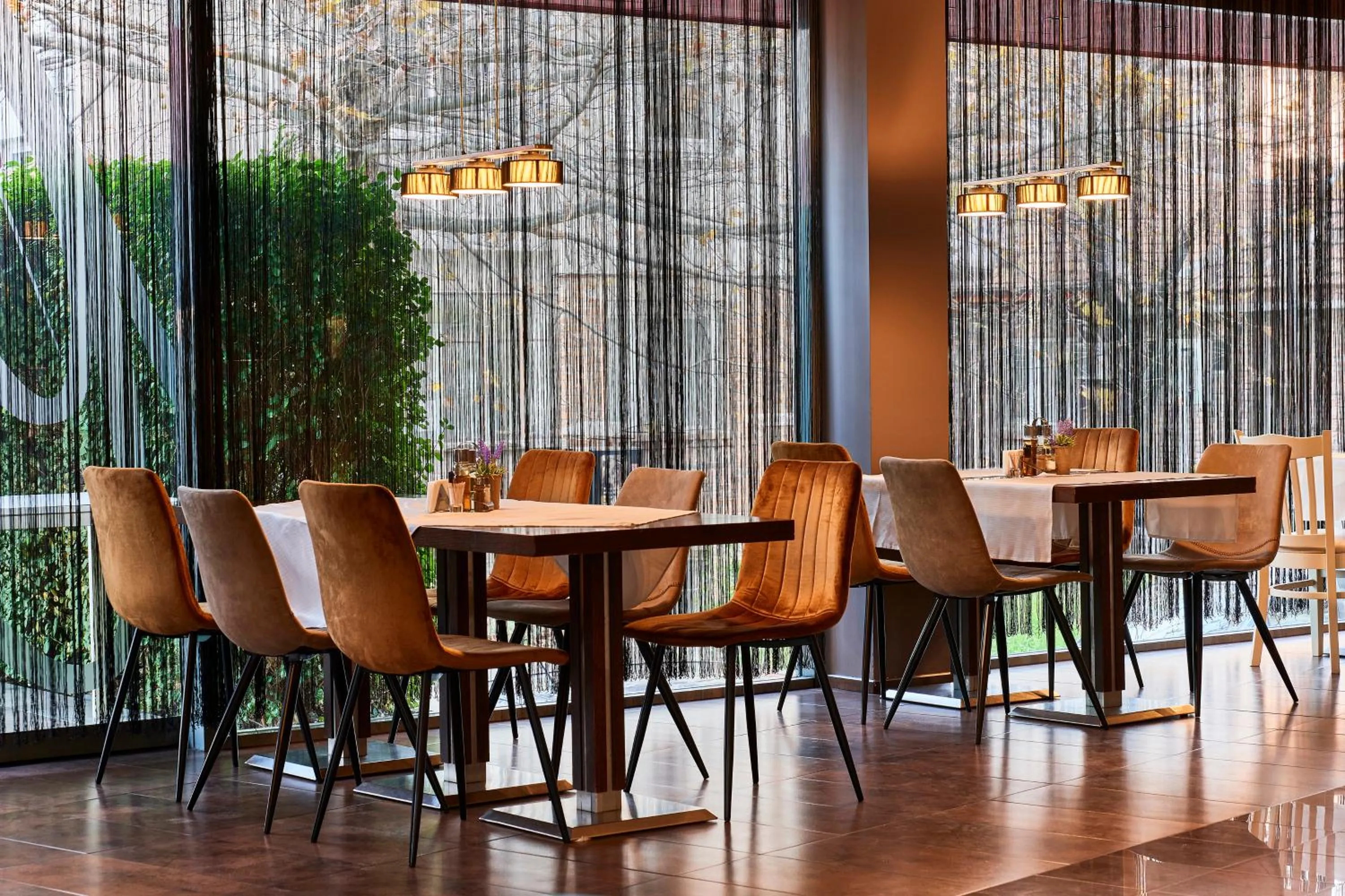 Restaurant/places to eat in Monet Hotel