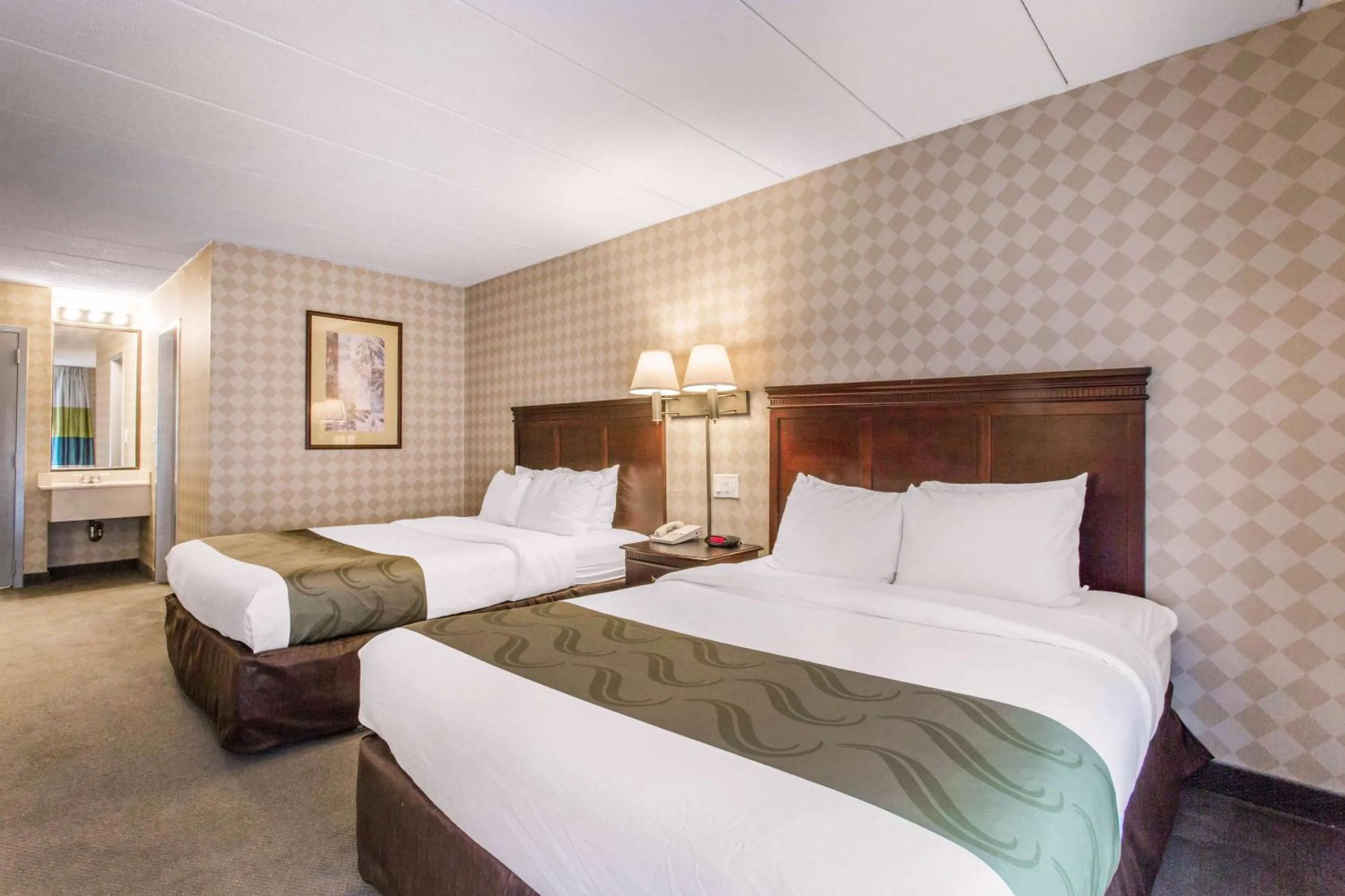 Bedroom, Bed in Quality Inn West Springfield