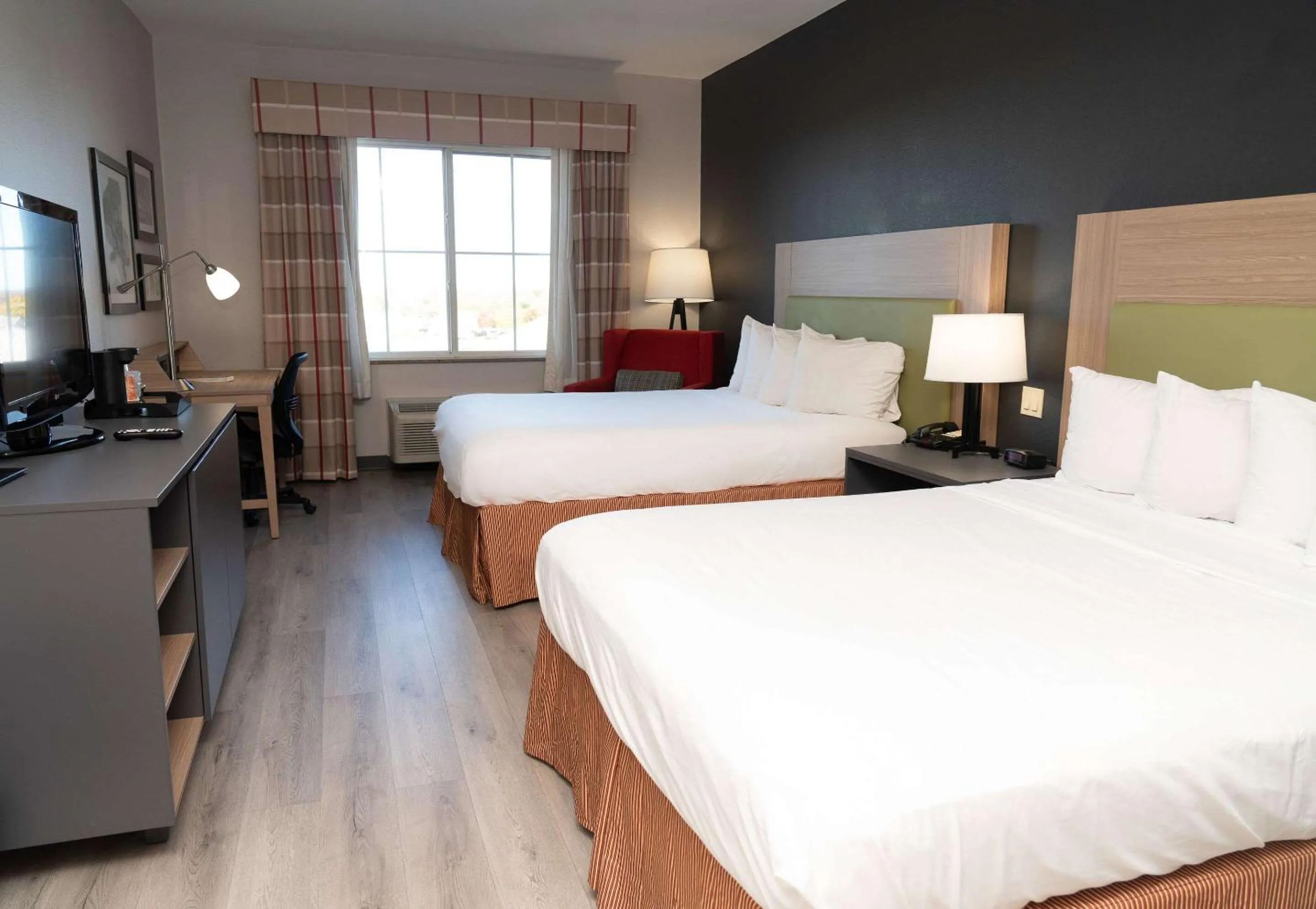 Bedroom, Bed in Country Inn & Suites by Radisson, College Station, TX