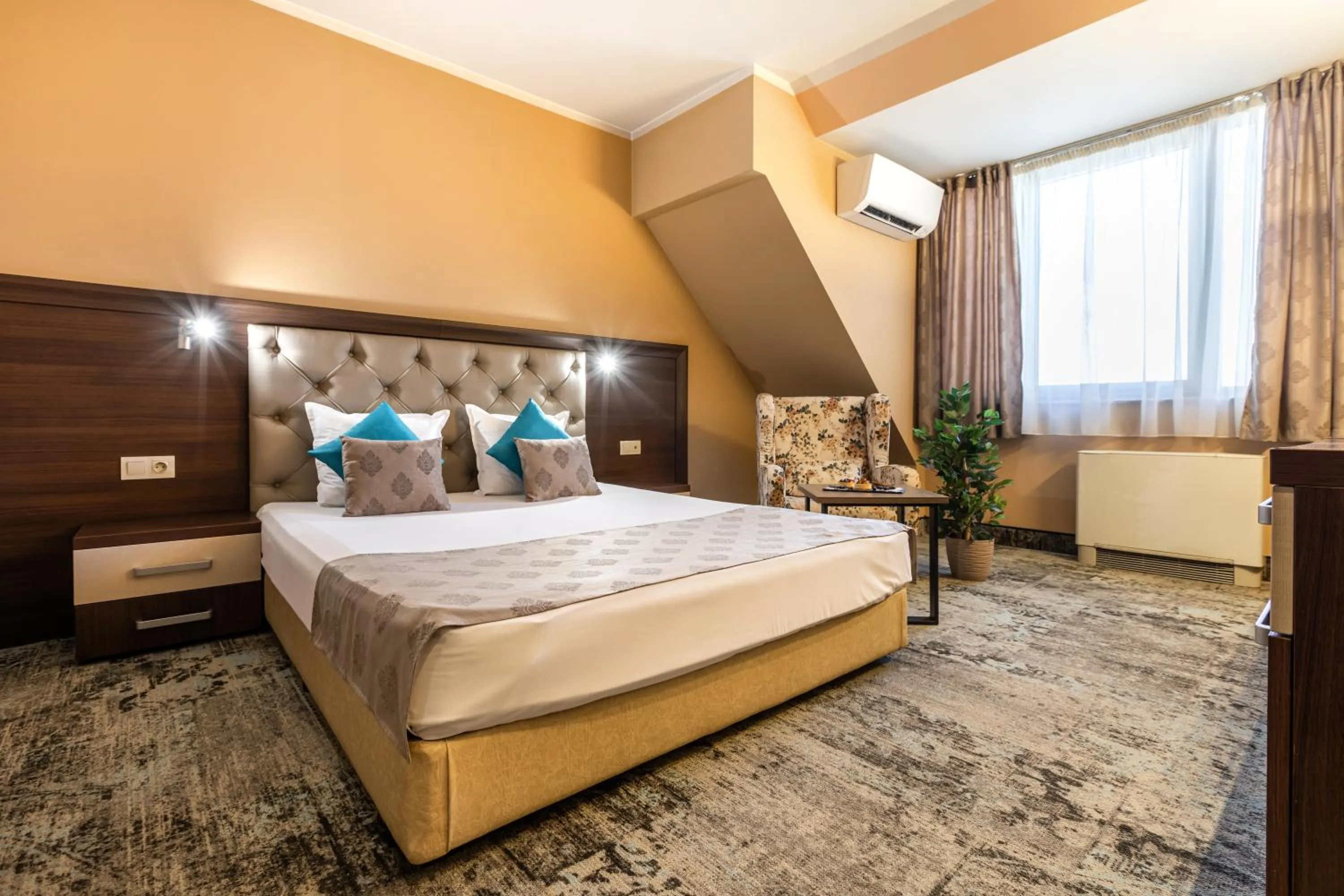 Bed in Business Hotel Plovdiv - Central Location