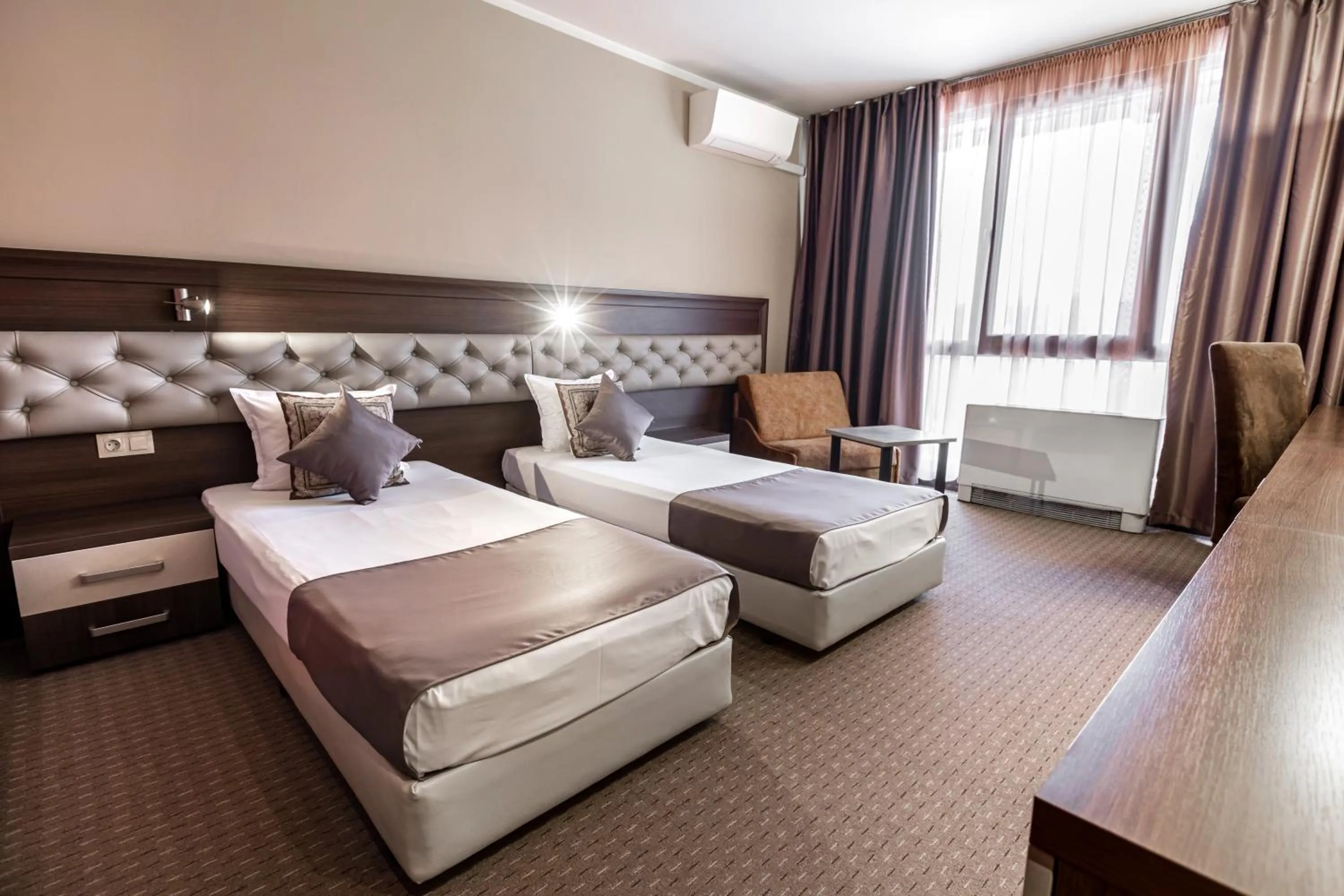 Bed in Business Hotel Plovdiv - Central Location