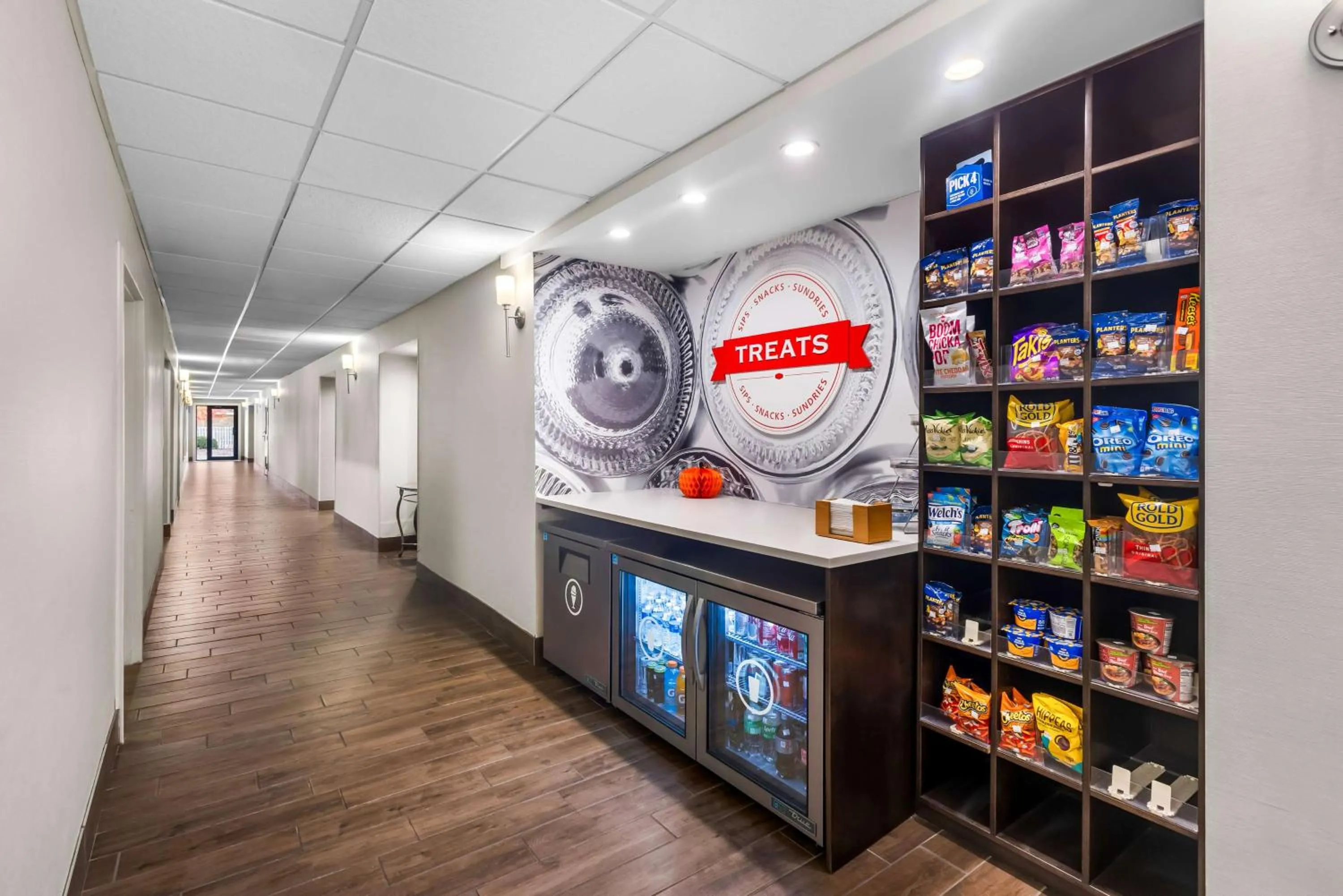 Restaurant/places to eat in Hampton Inn Marion