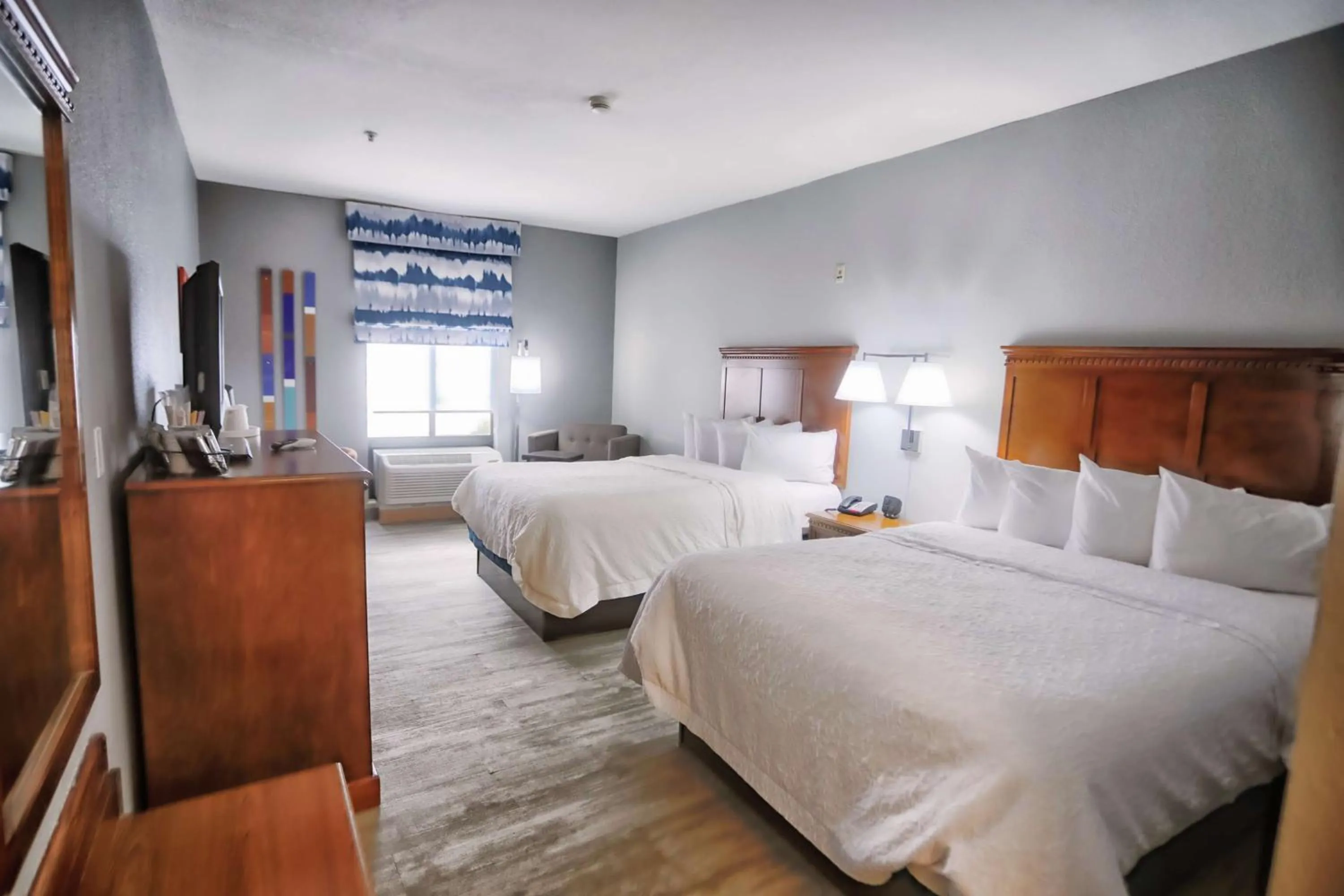 Bedroom, Bed in Hampton Inn Marion