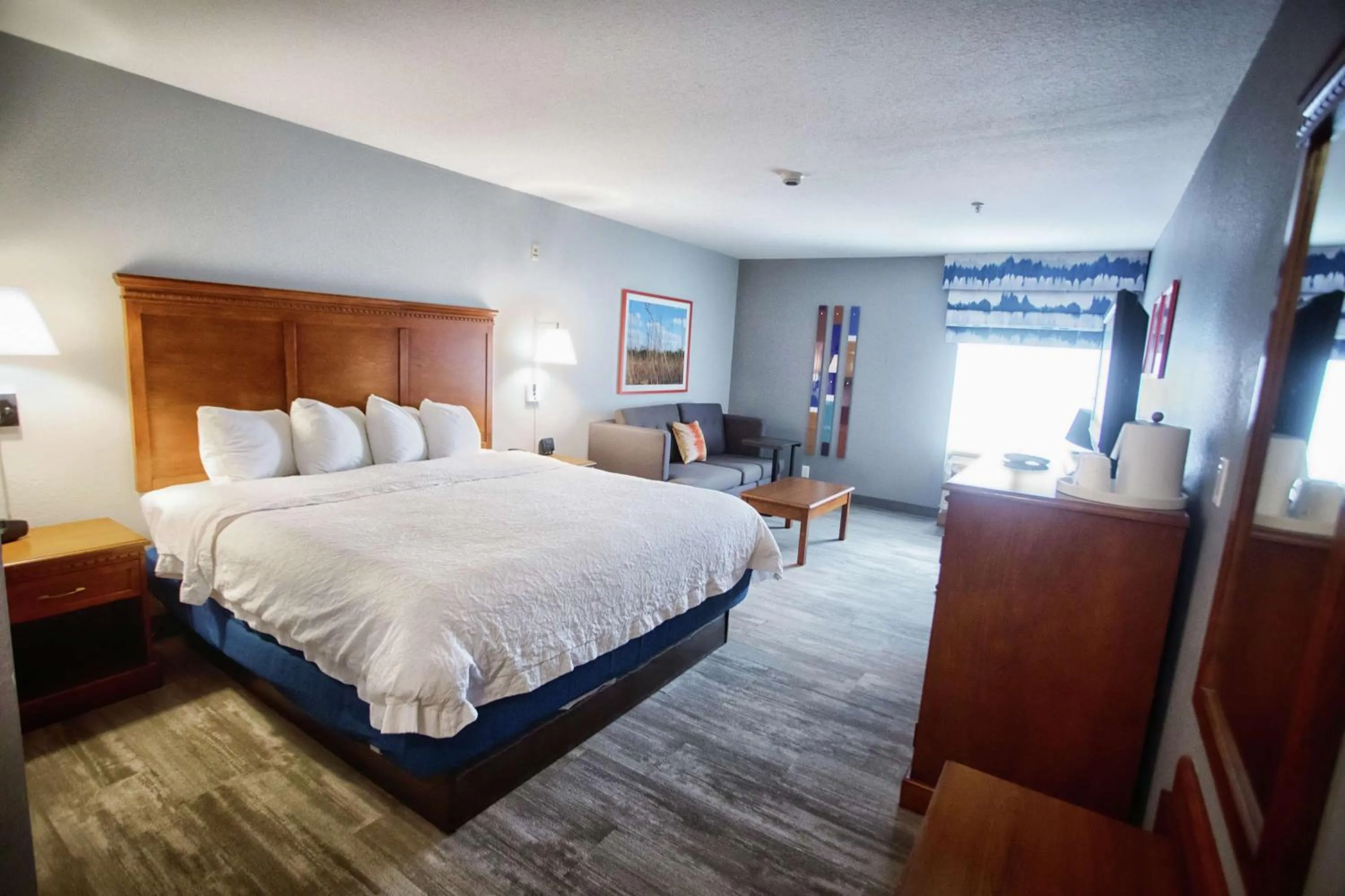 Bedroom, Bed in Hampton Inn Marion