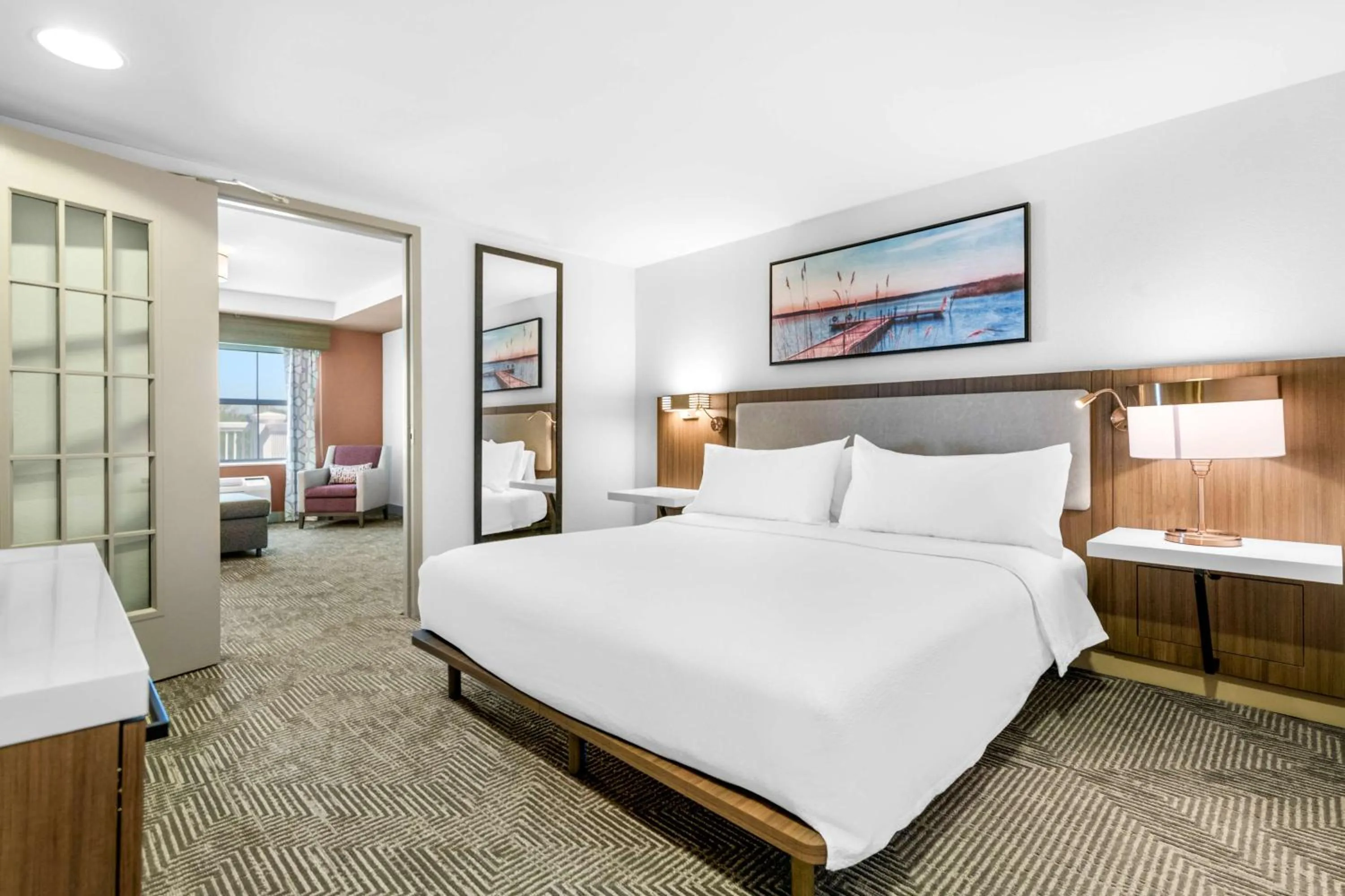 Bed in Hilton Garden Inn Suffolk Riverfront