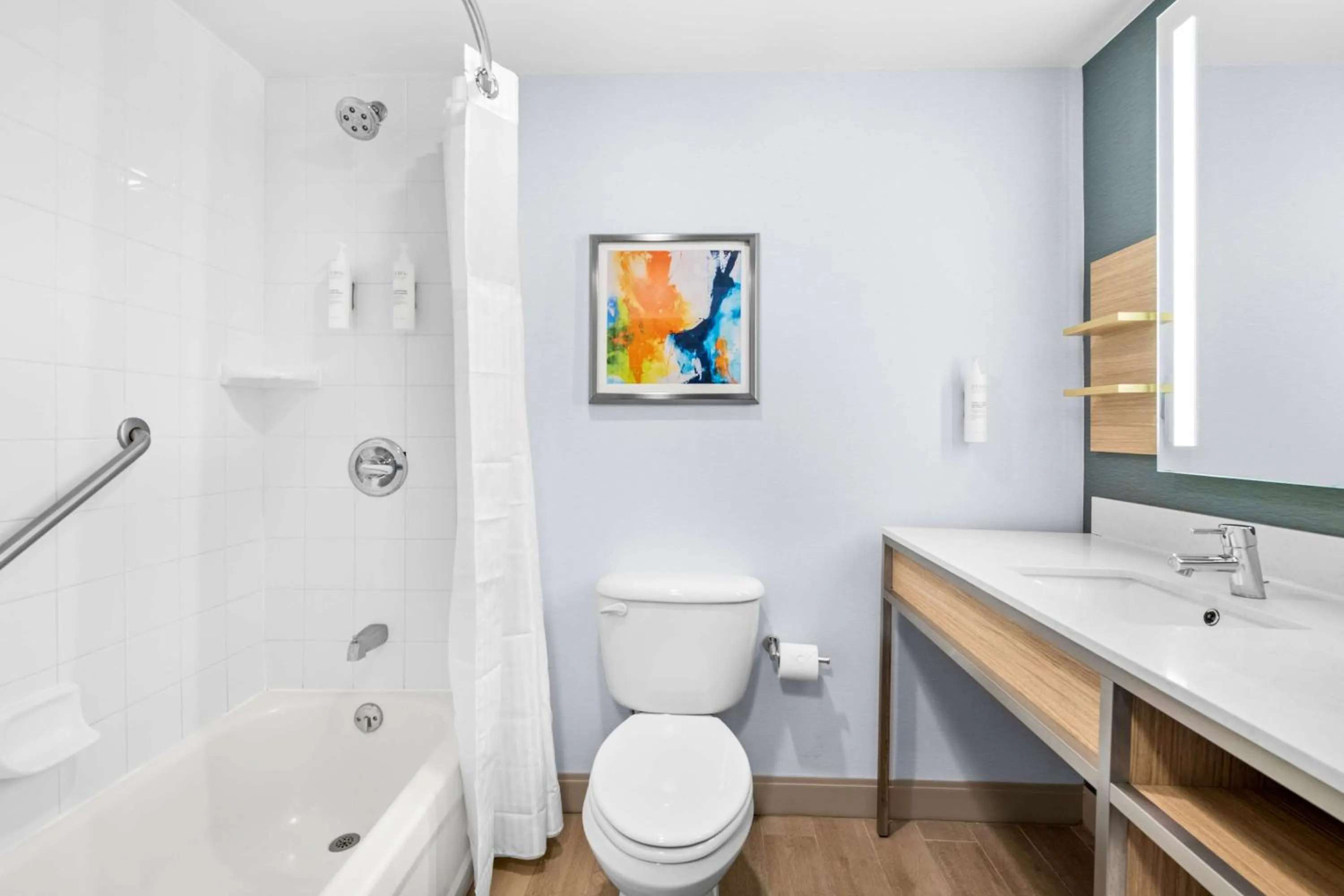 Bathroom in Hilton Garden Inn Suffolk Riverfront