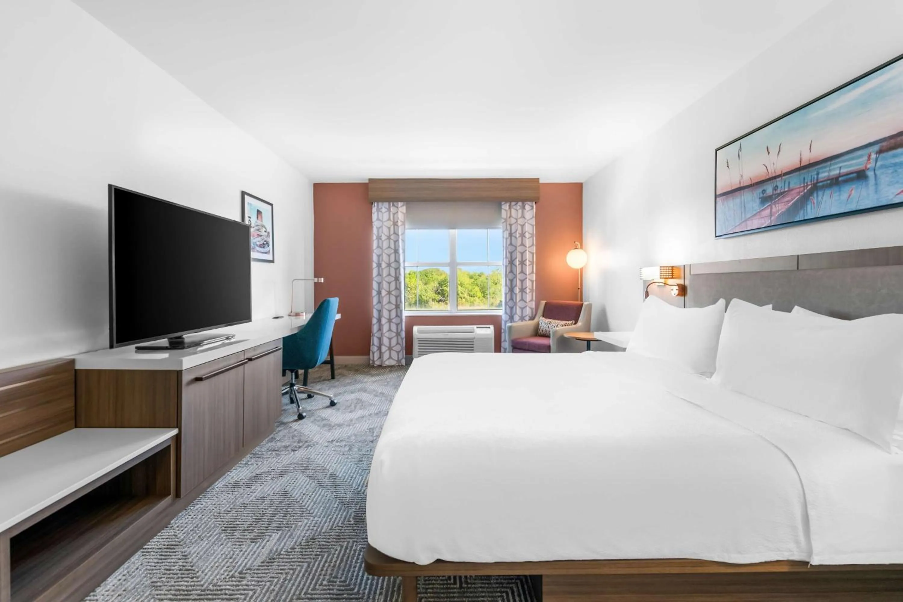 Bed in Hilton Garden Inn Suffolk Riverfront