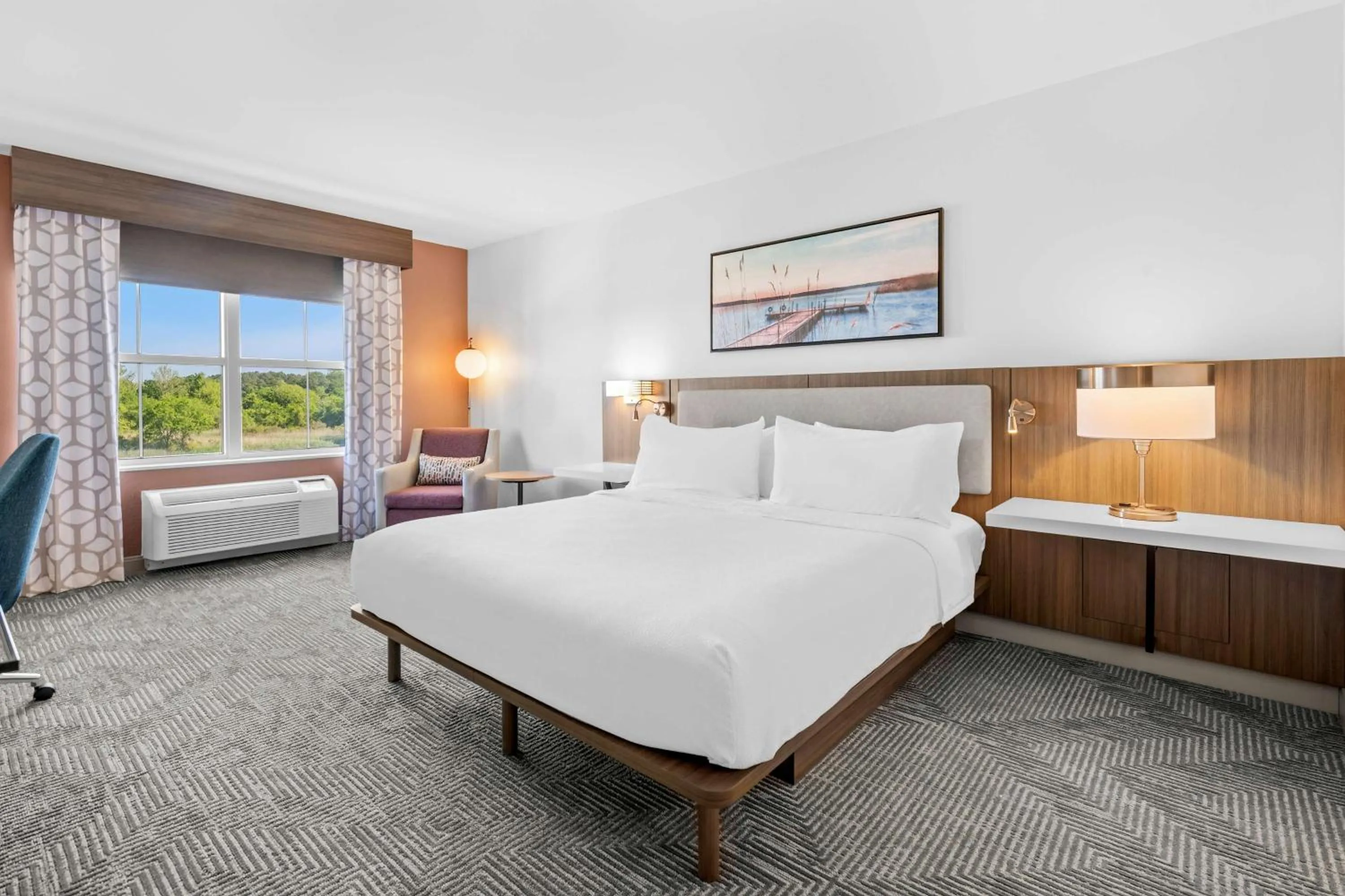 Bed in Hilton Garden Inn Suffolk Riverfront