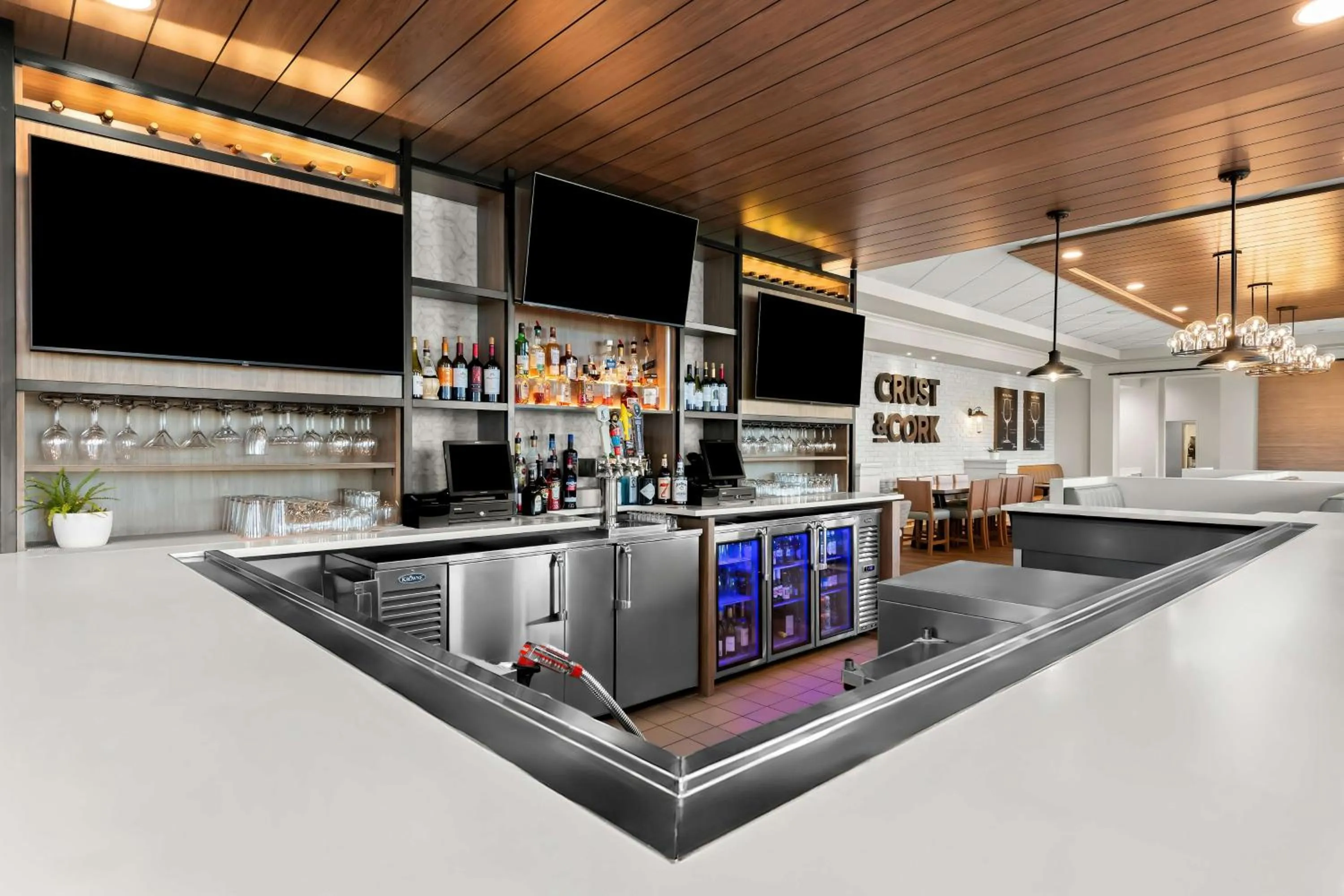 Lounge or bar in Hilton Garden Inn Suffolk Riverfront