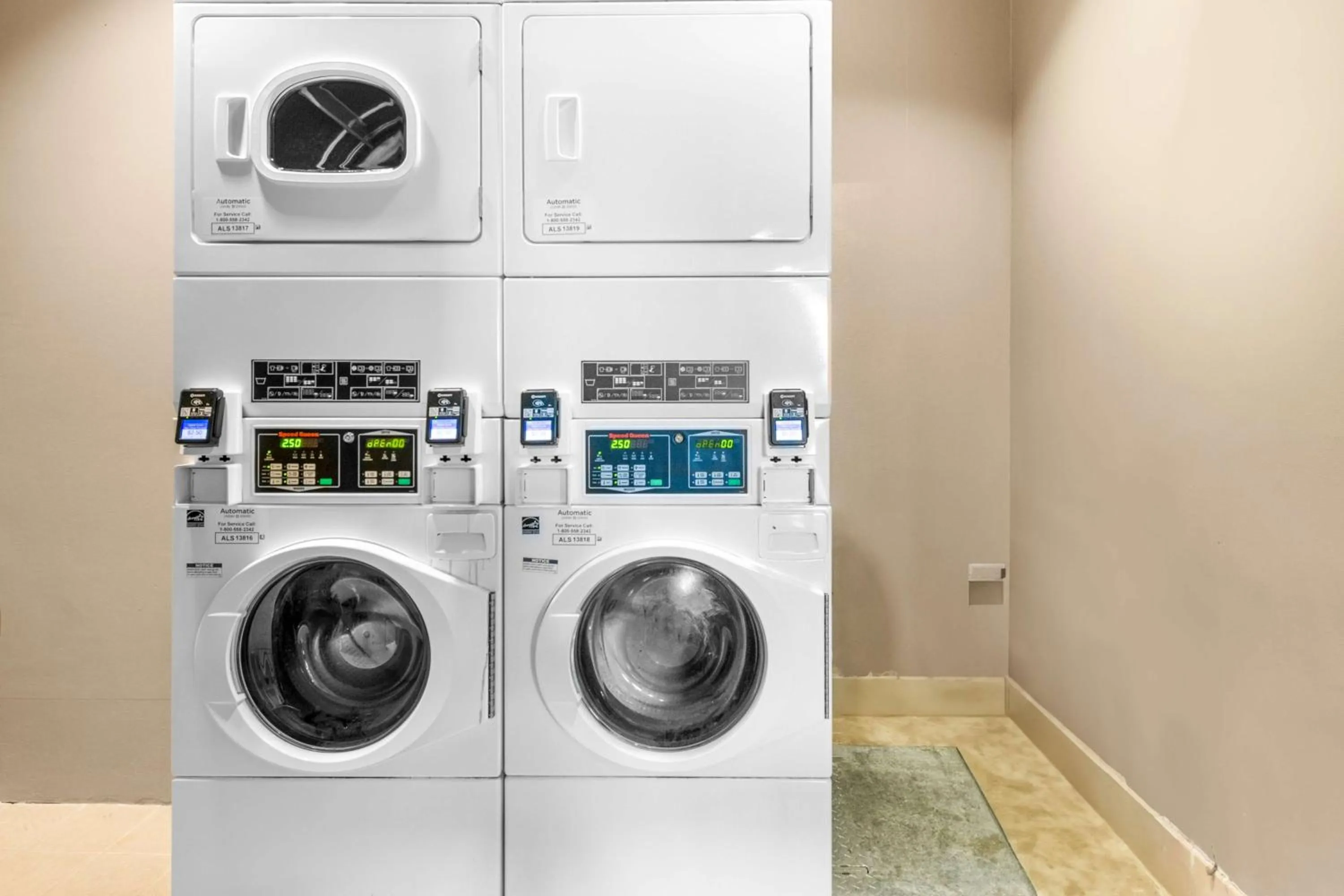 laundry in Hilton Garden Inn Suffolk Riverfront