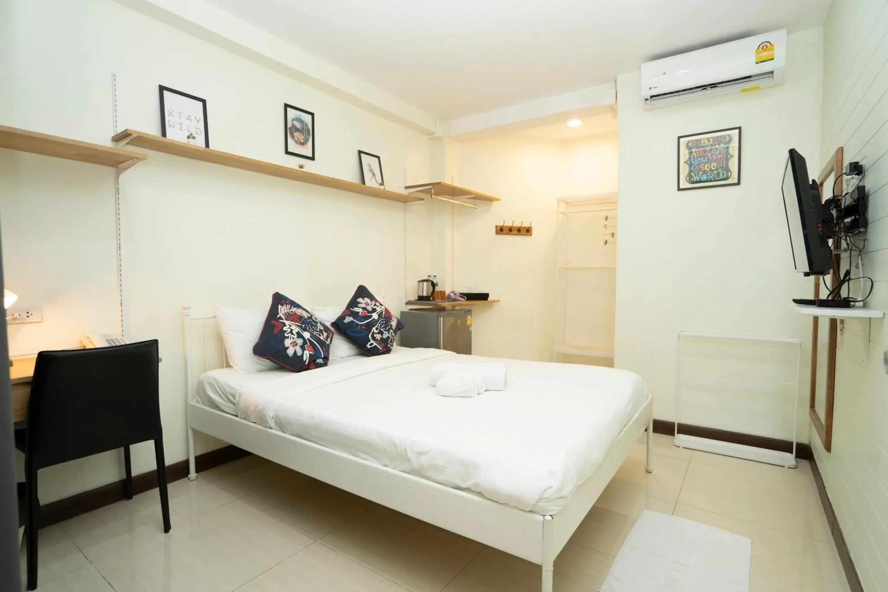 Double Room with Private Bathroom in Greenery Hostel Double Room with Private Bathroom in Greenery Hostel