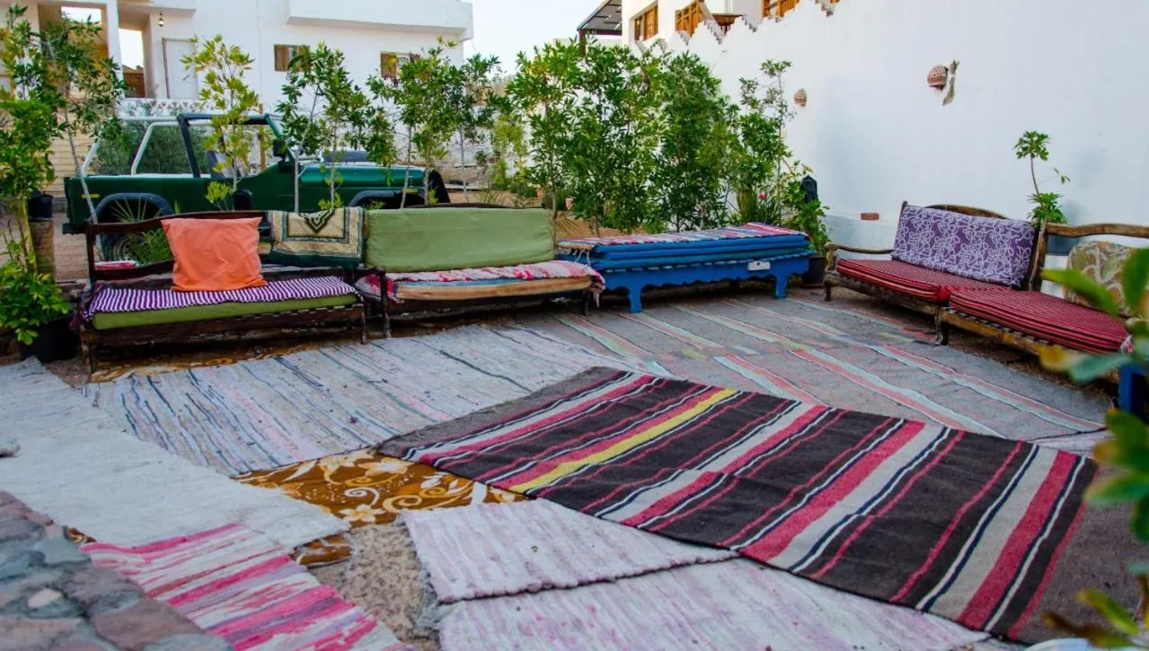 Patio in New Yalla Hotel