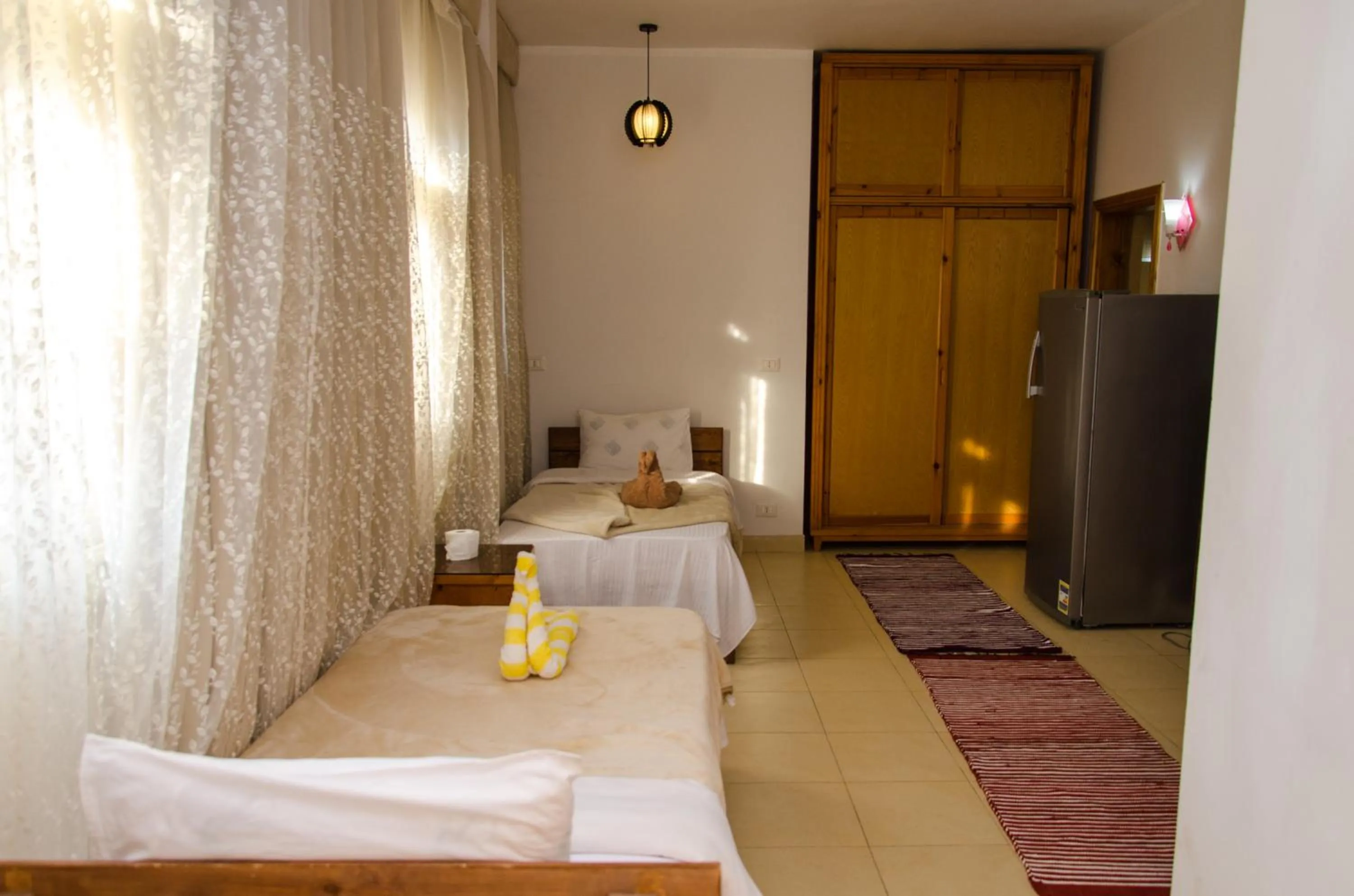 Shower, Bed in New Yalla Hotel