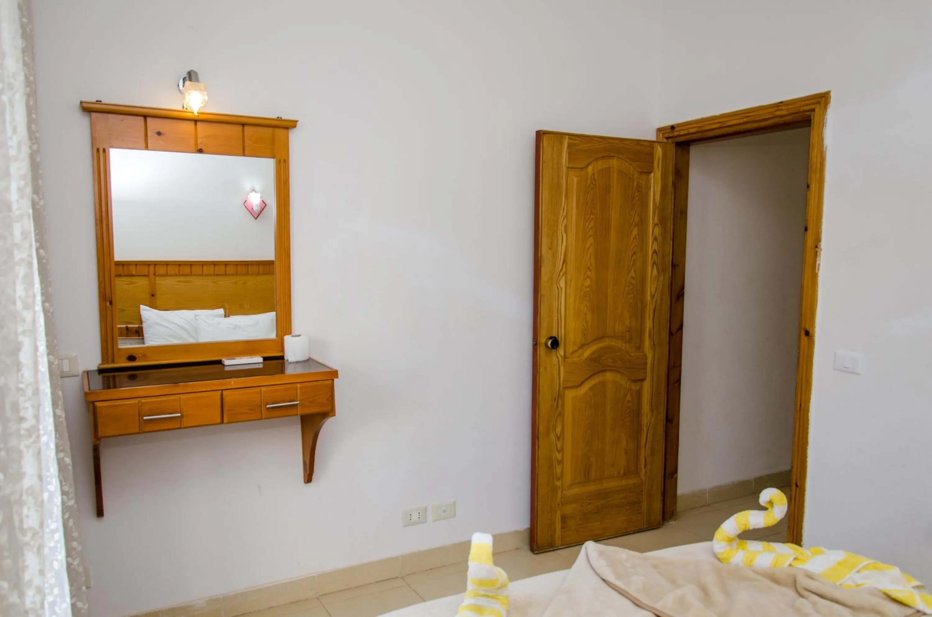 Photo of the whole room in New Yalla Hotel