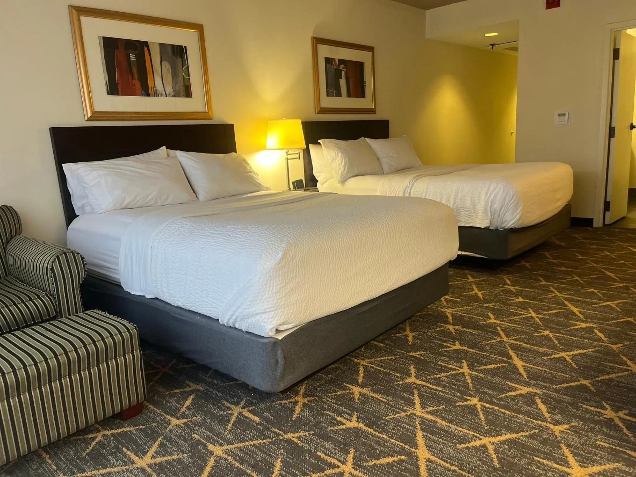 Photo of the whole room, Bed in Holiday Inn & Suites Springfield - I-44 by IHG