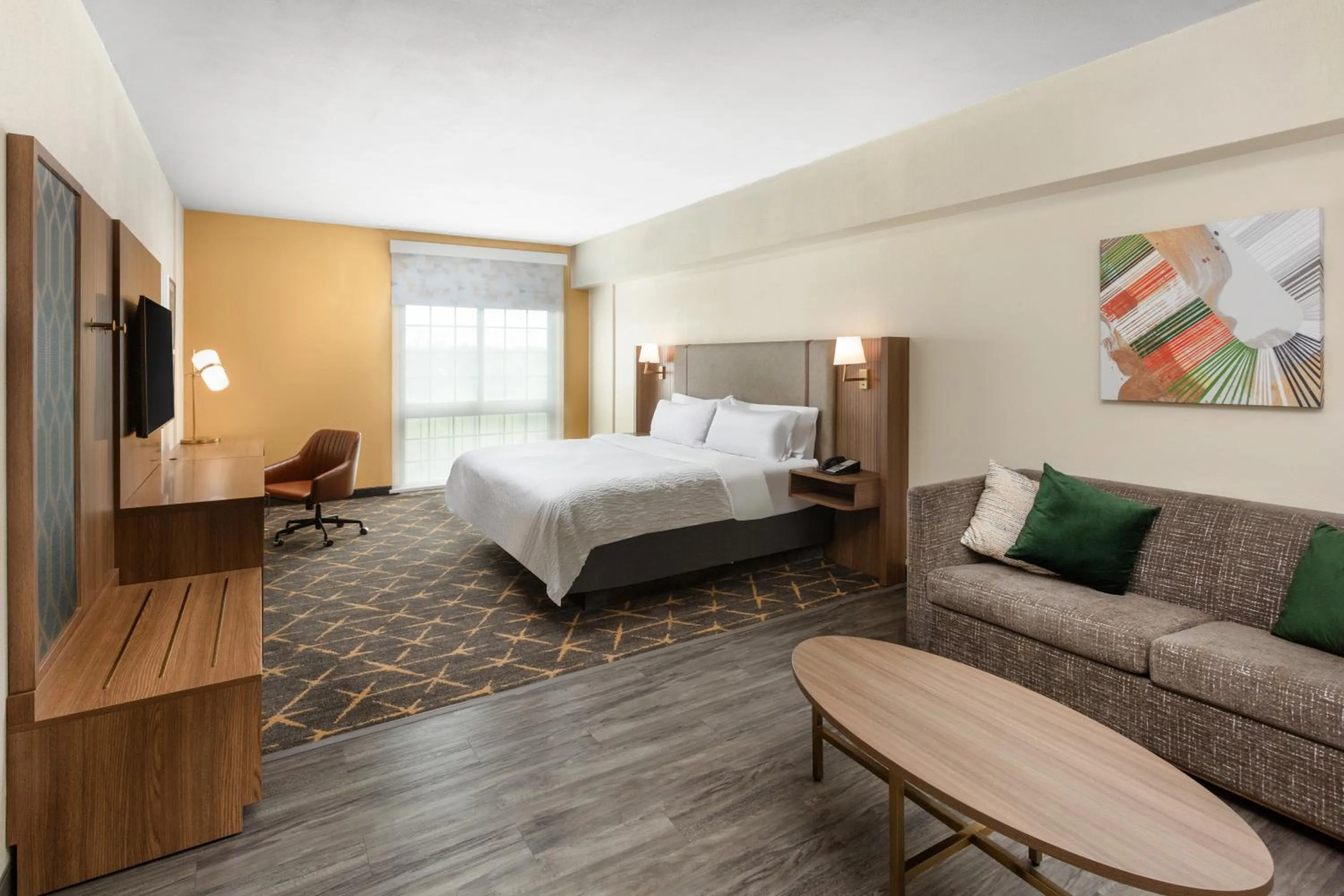 Bedroom, Bed in Holiday Inn & Suites Springfield - I-44 by IHG