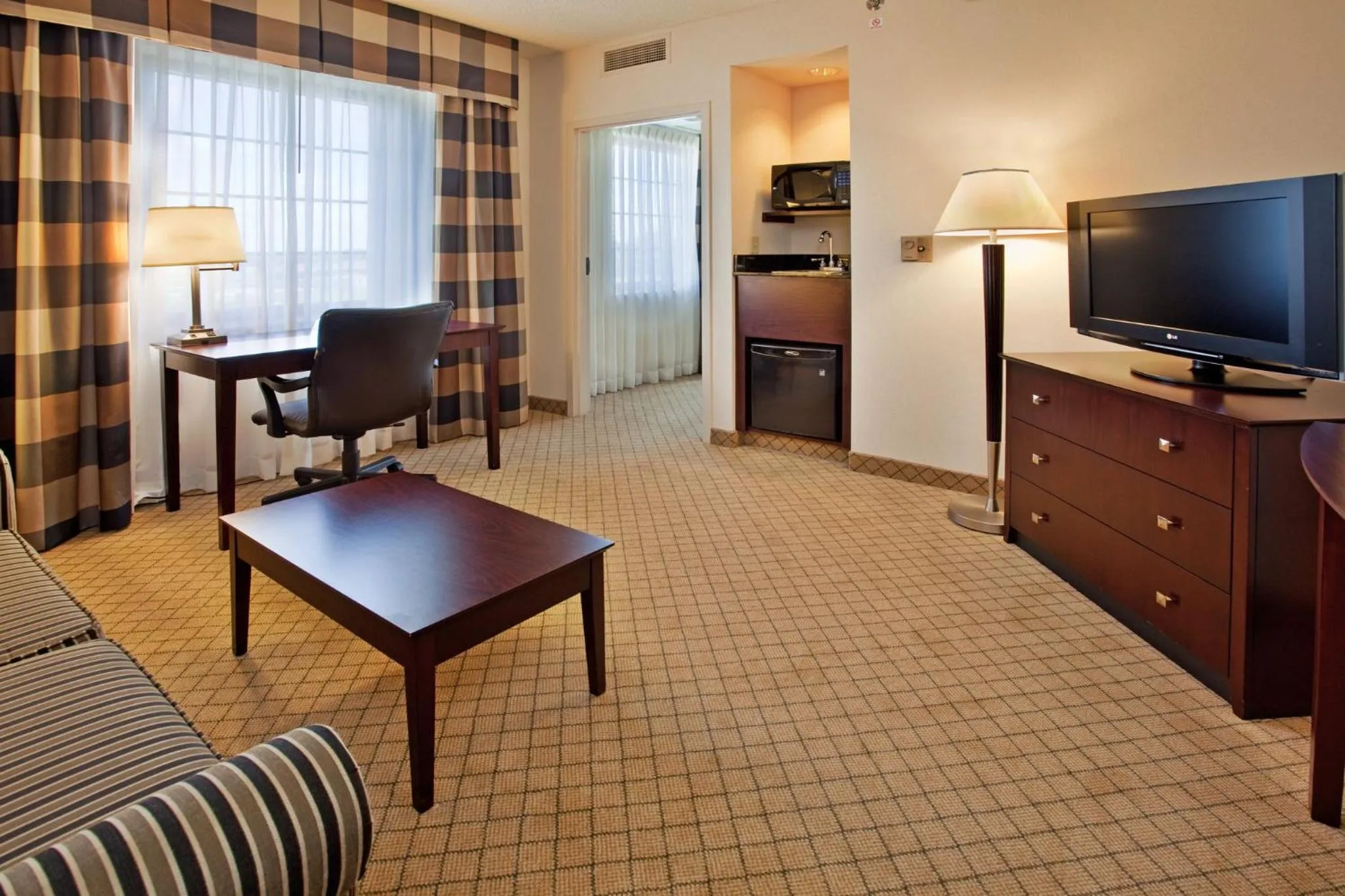 Photo of the whole room in Holiday Inn & Suites Springfield - I-44 by IHG