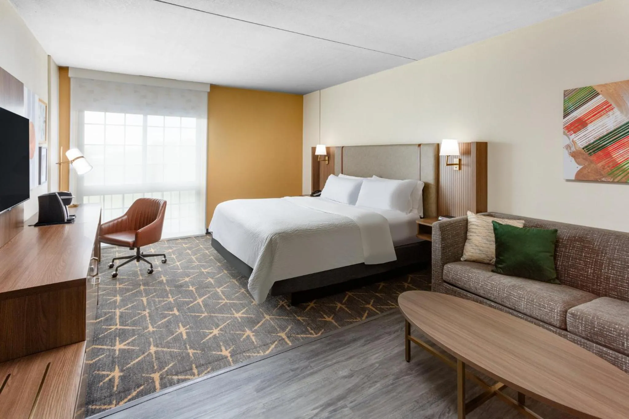 Photo of the whole room, Bed in Holiday Inn & Suites Springfield - I-44 by IHG