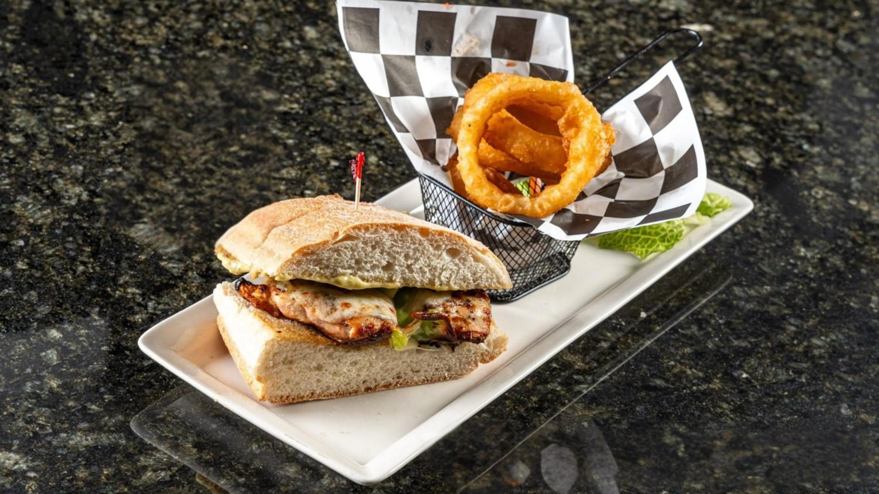 Restaurant/places to eat in Holiday Inn & Suites Springfield - I-44 by IHG