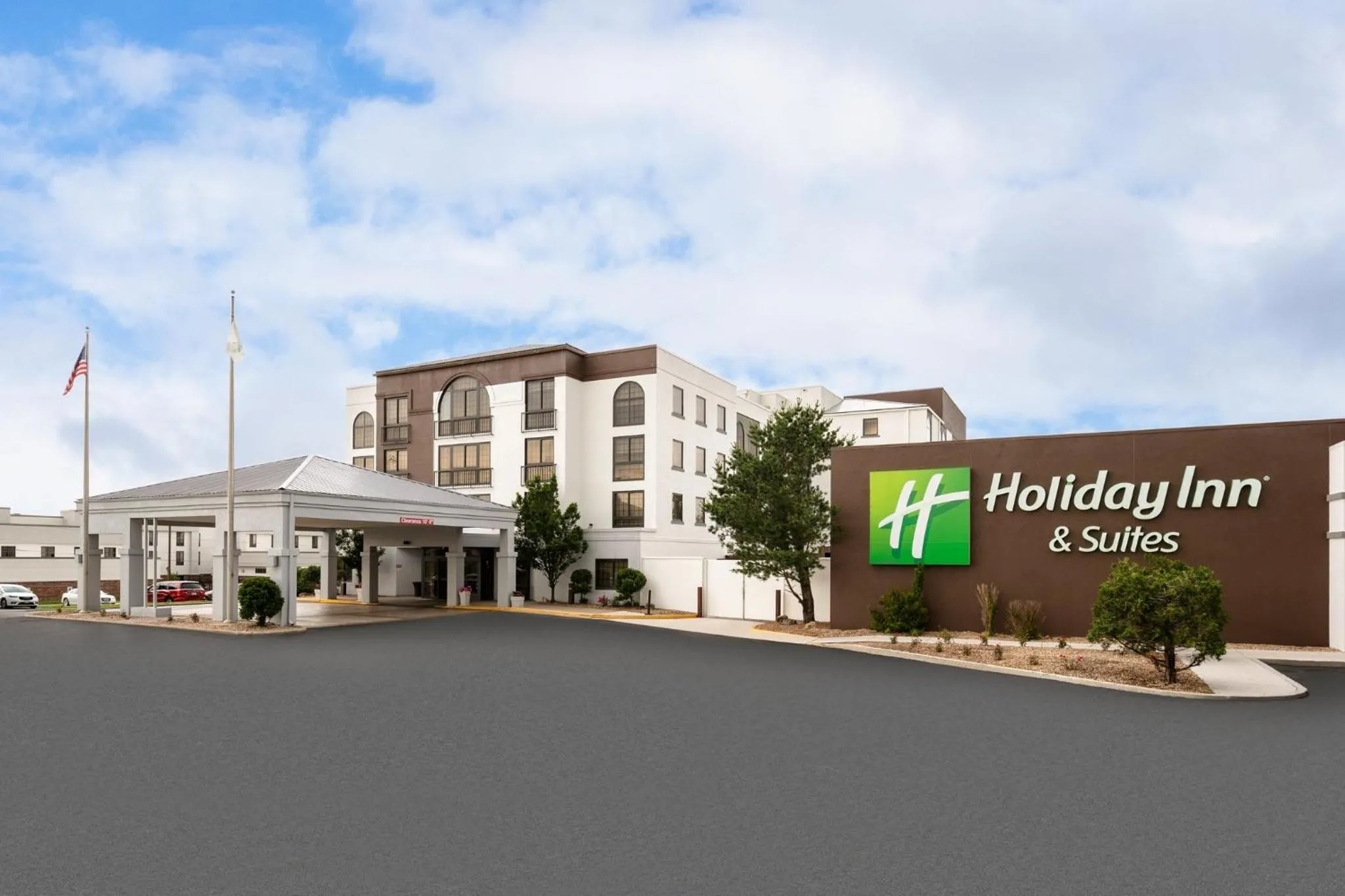 Property building in Holiday Inn & Suites Springfield - I-44 by IHG