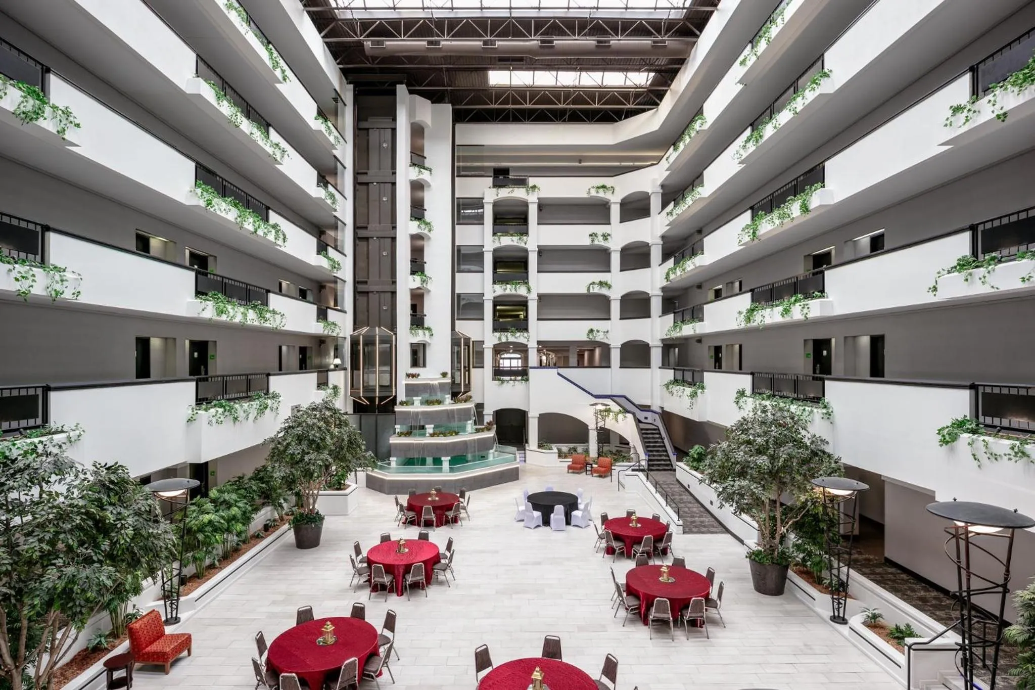 Restaurant/places to eat in Holiday Inn & Suites Springfield - I-44 by IHG