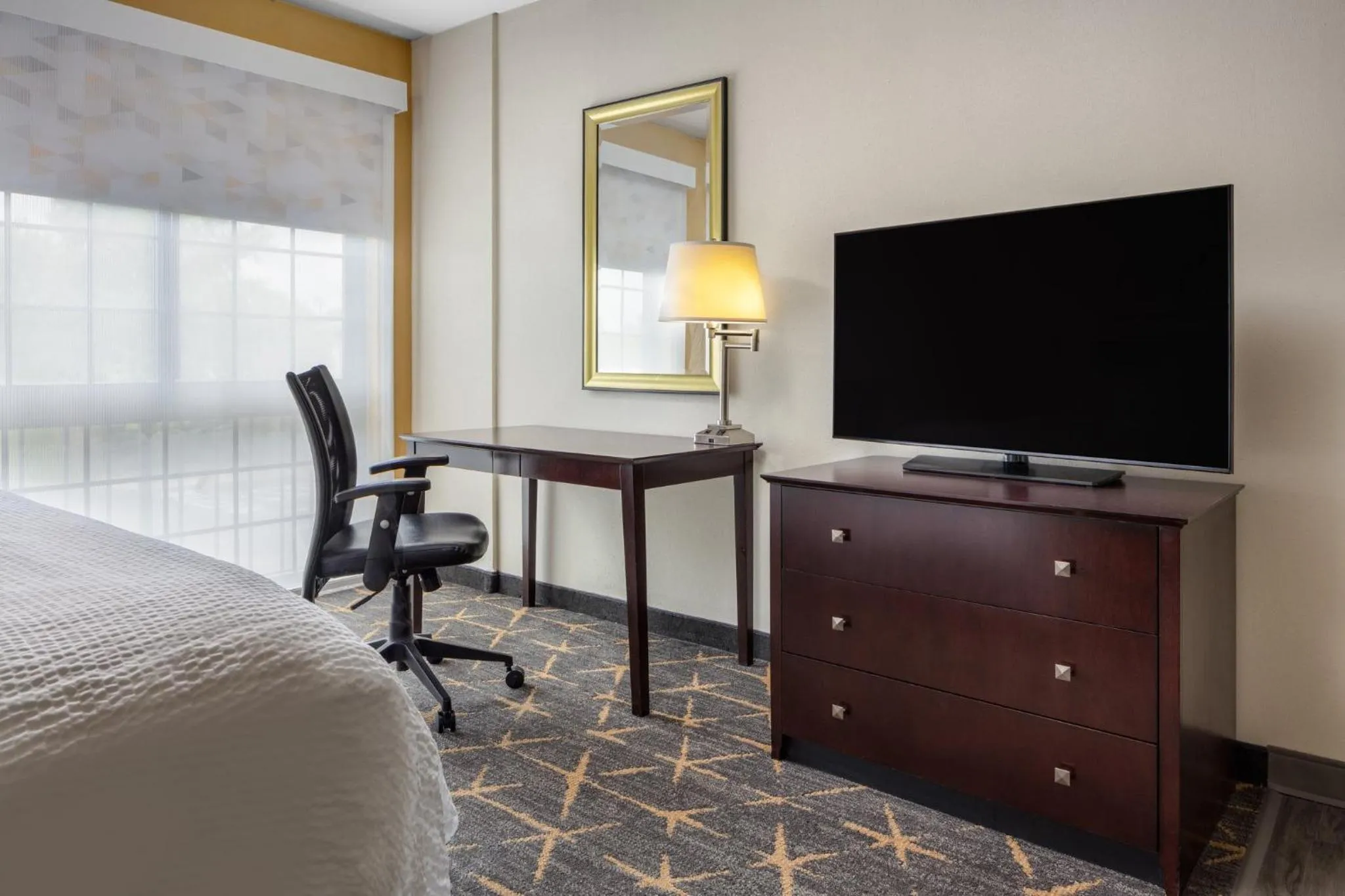 Bedroom, Bed in Holiday Inn & Suites Springfield - I-44 by IHG
