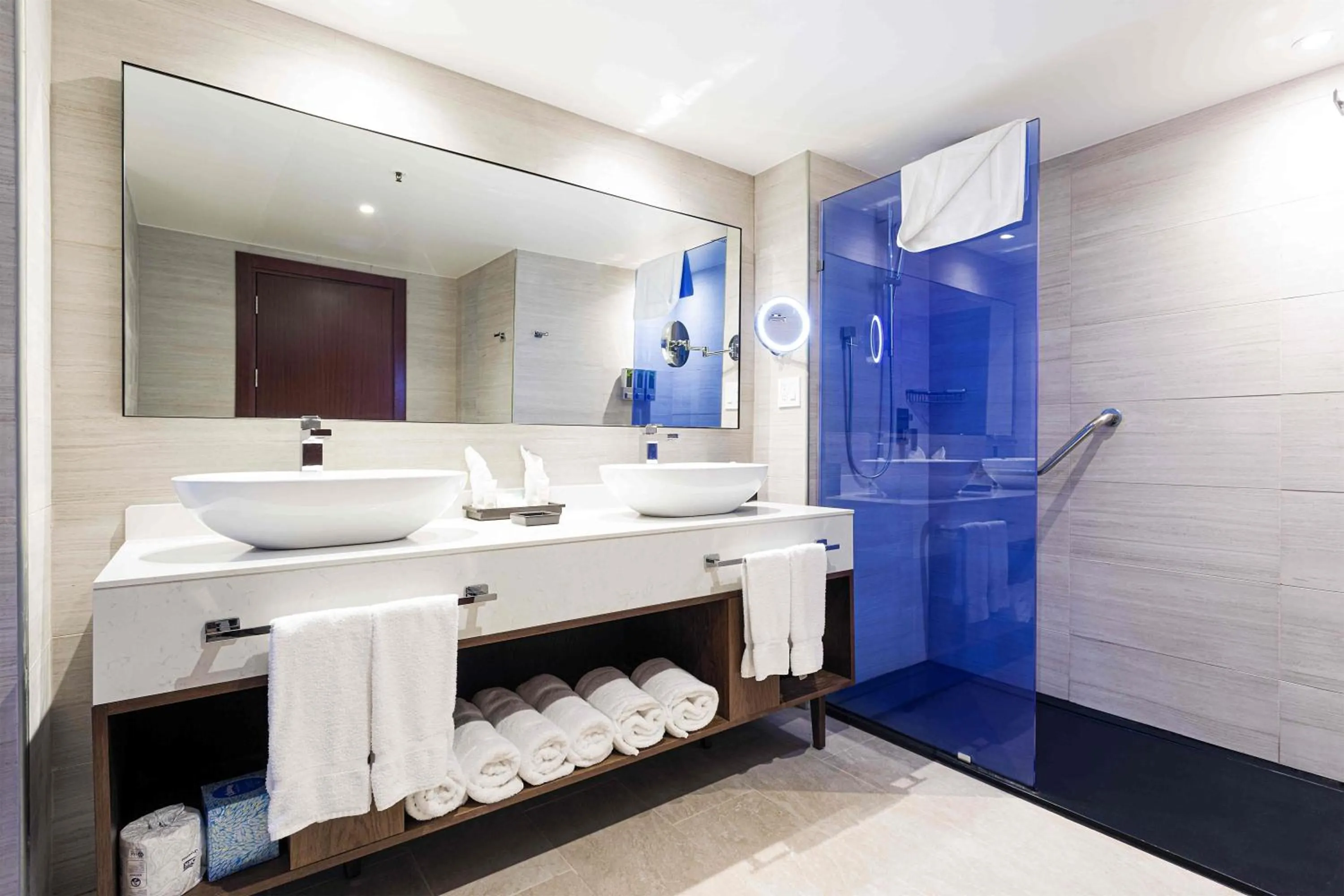 Bedroom in Sonesta Maho Beach All Inclusive Resort Casino & Spa