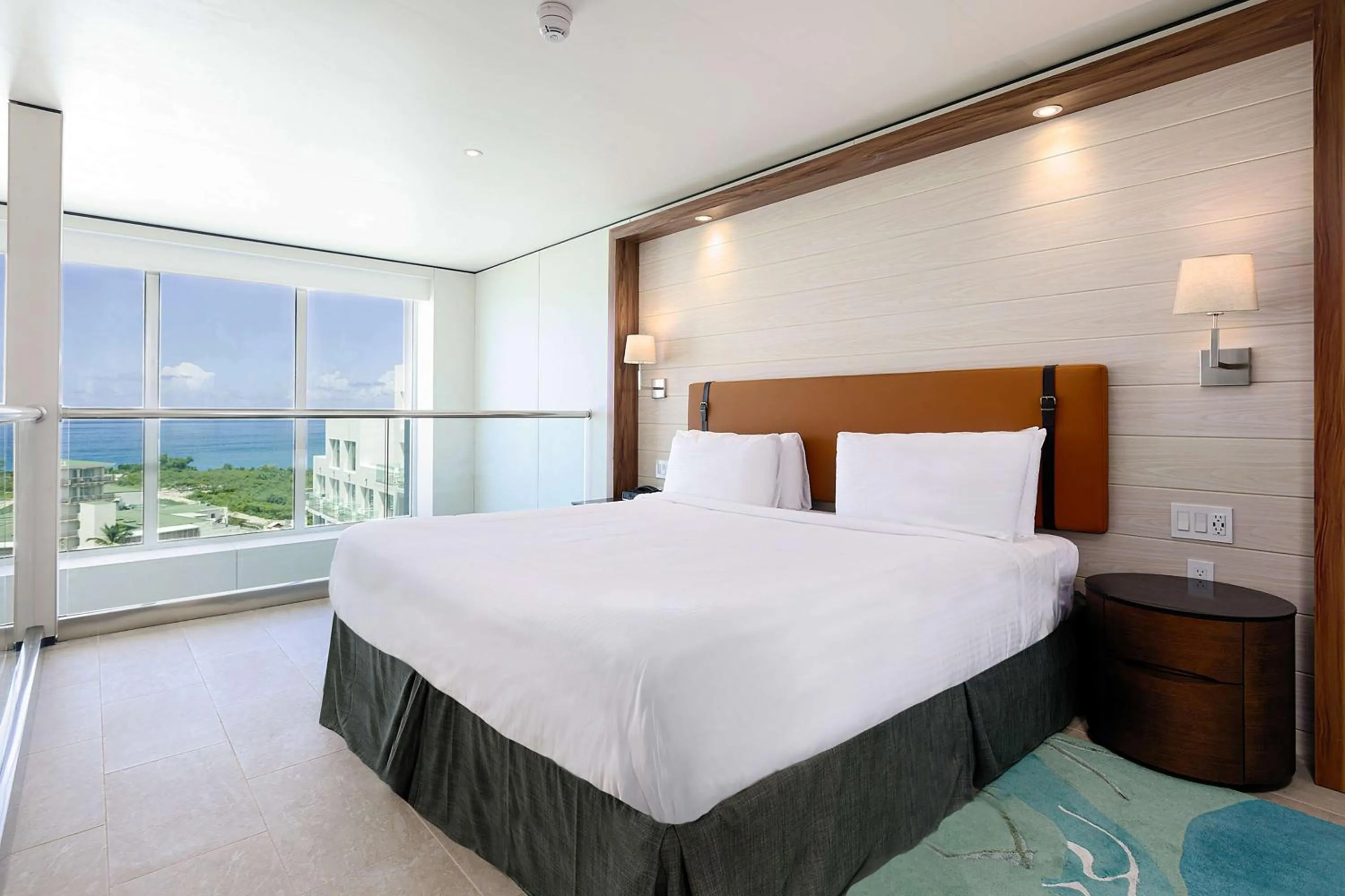 Photo of the whole room, Bed in Sonesta Maho Beach All Inclusive Resort Casino & Spa