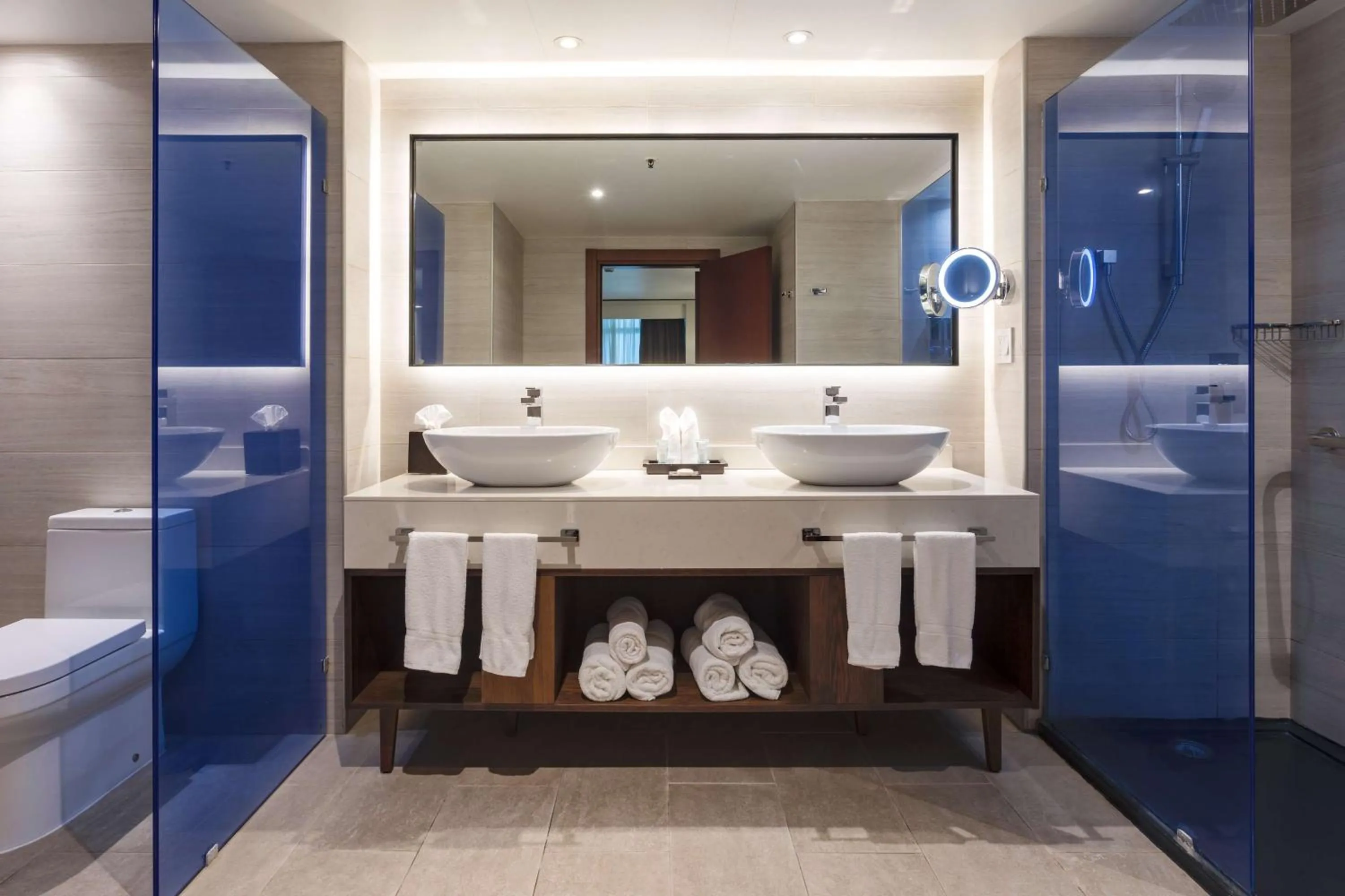 Bathroom in Sonesta Maho Beach All Inclusive Resort Casino & Spa