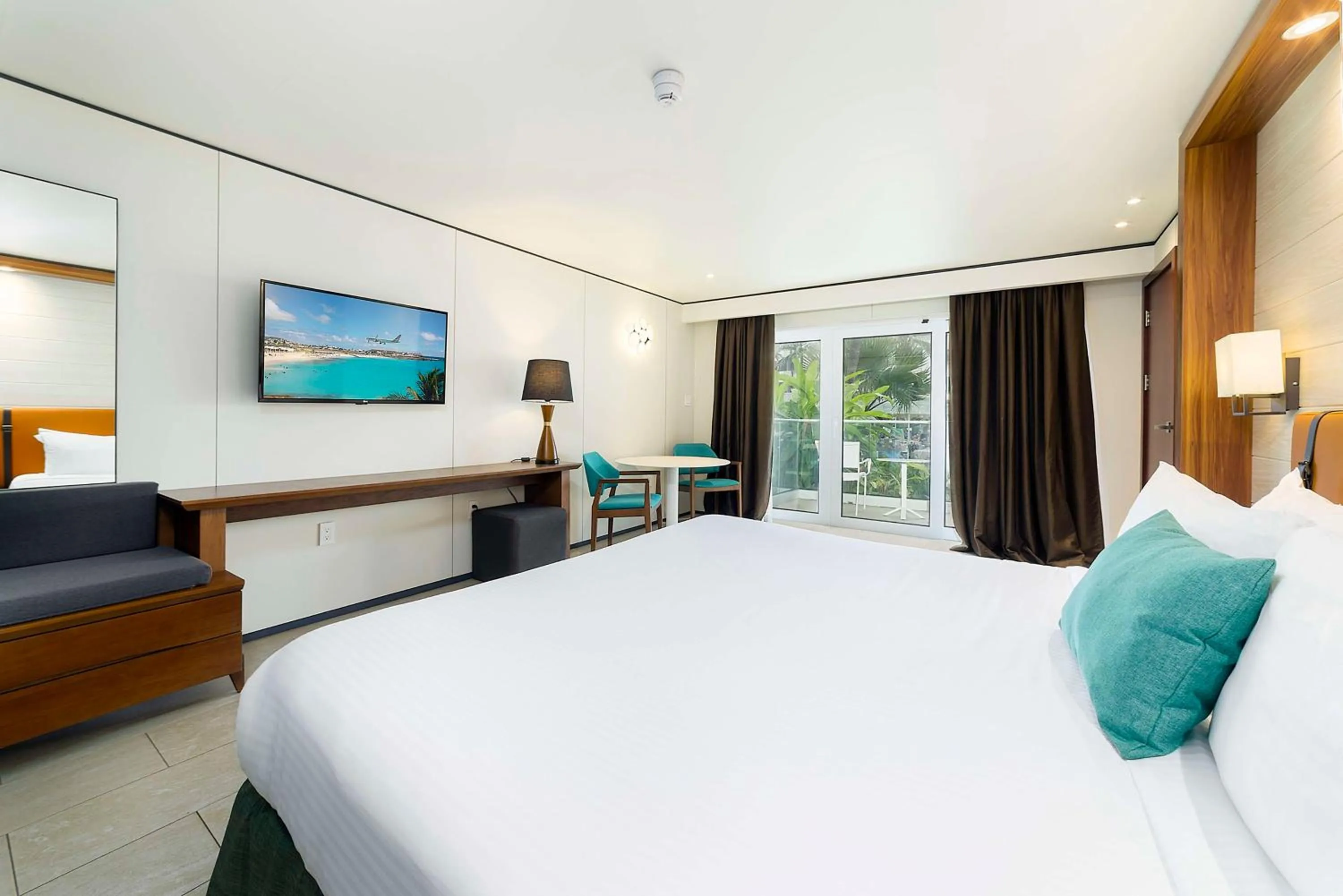 Bedroom, Bed in Sonesta Maho Beach All Inclusive Resort Casino & Spa