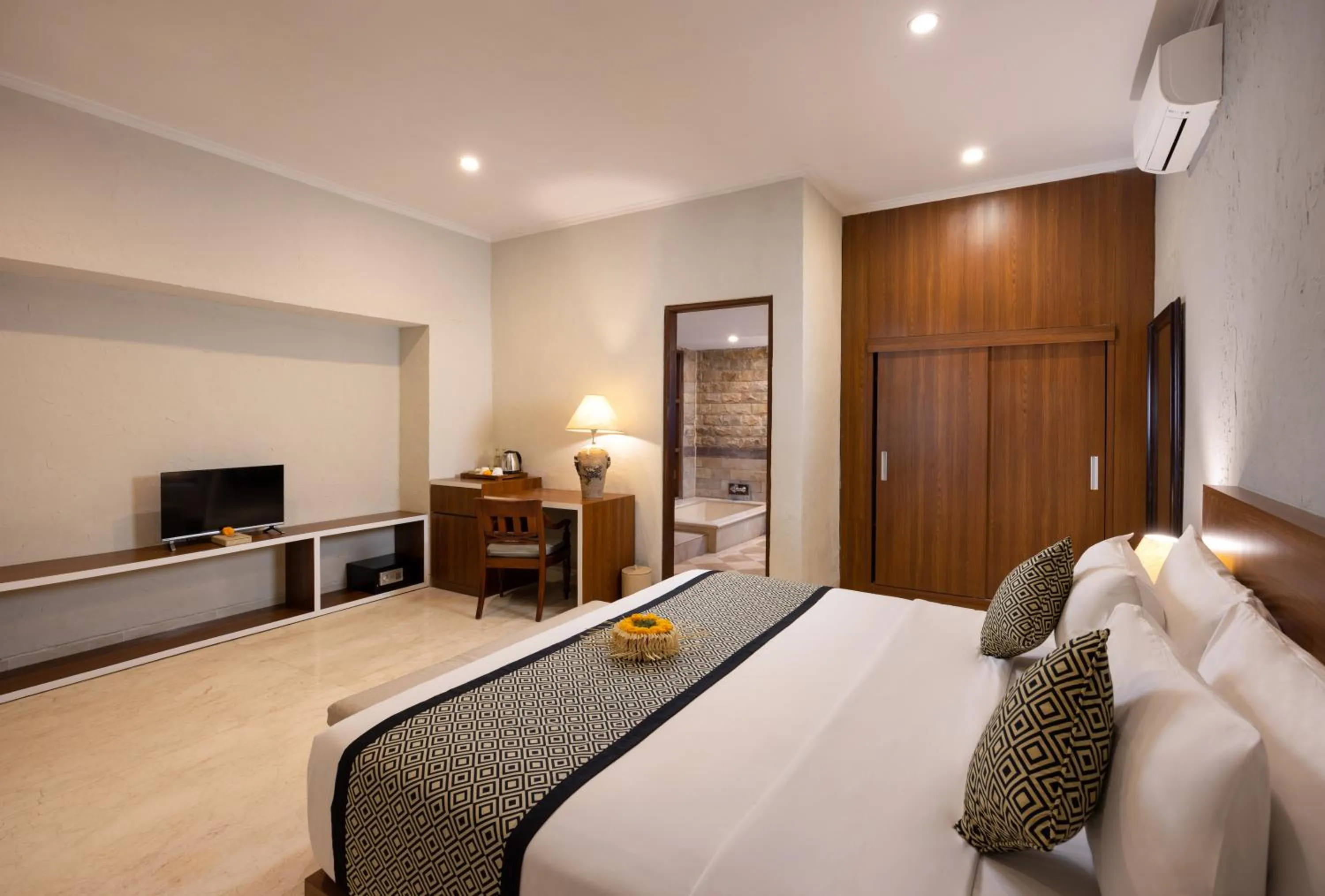 Bed in Tapa Tepi Kali Canggu