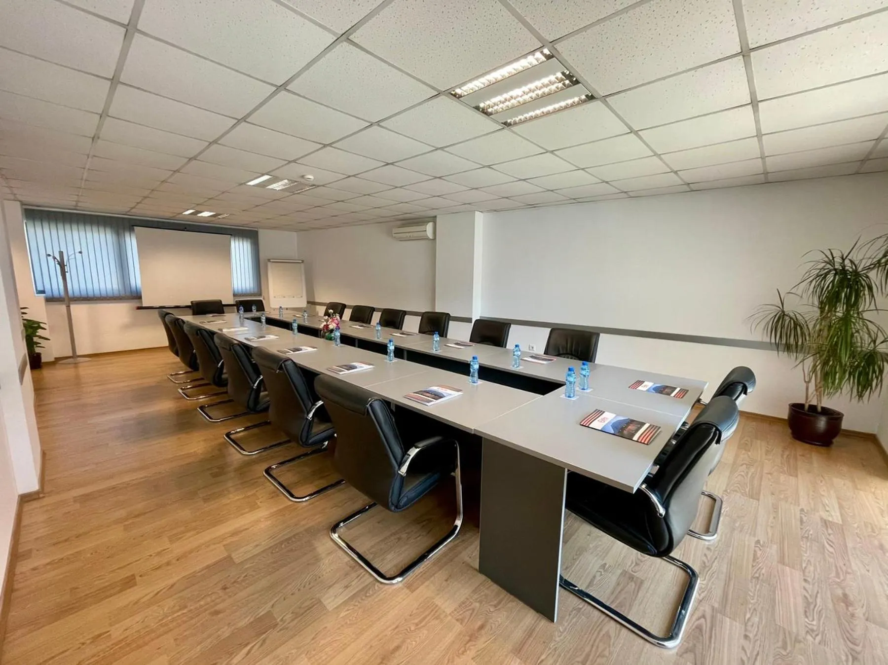 Meeting/conference room in Expo Hotel