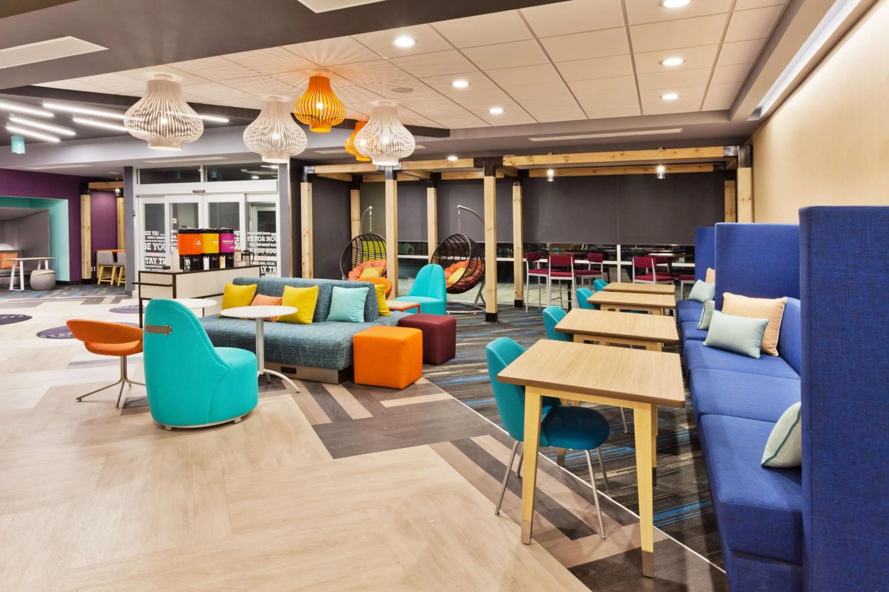 Lobby or reception in Tru by Hilton Auburn