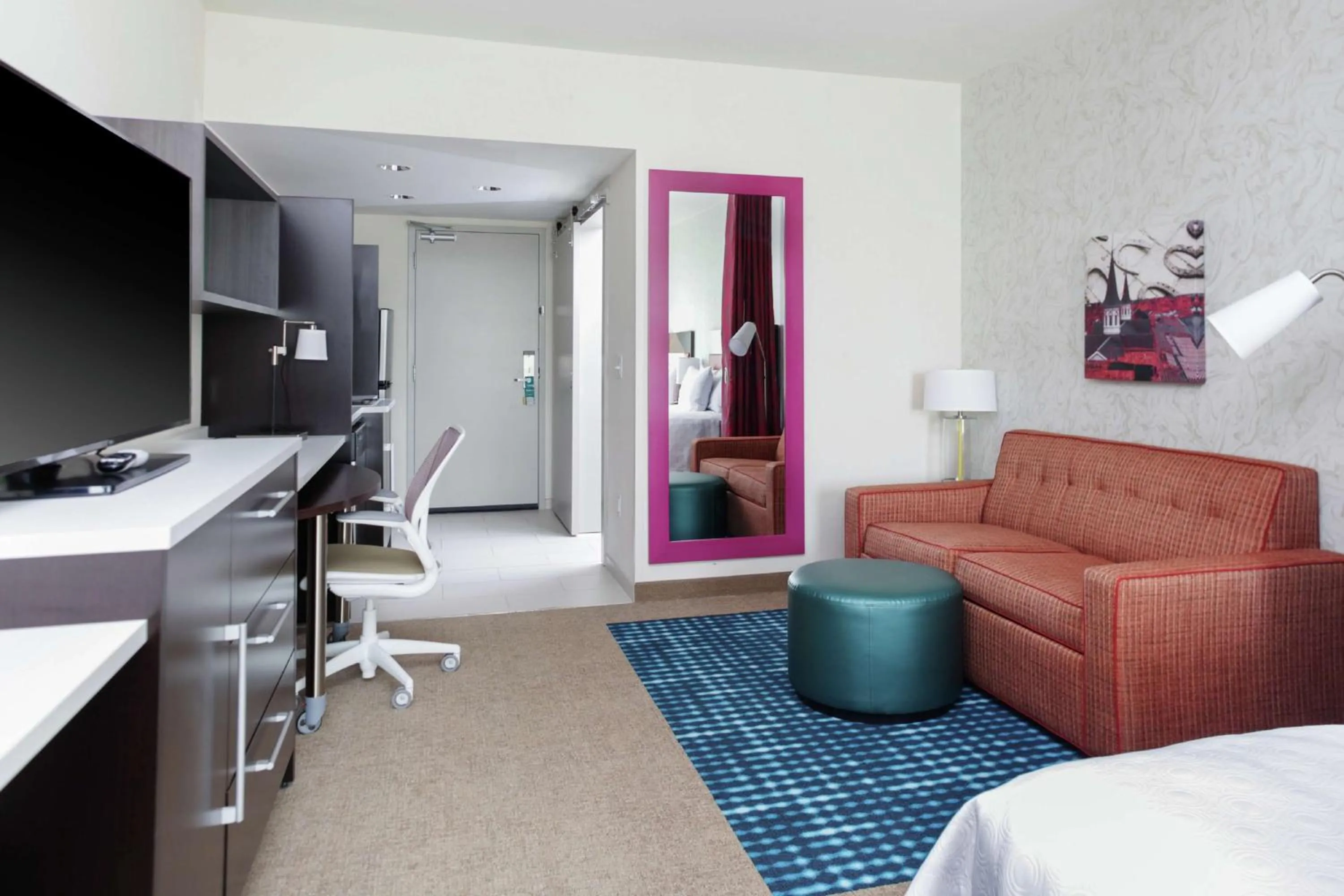 Living room in Home2 Suites By Hilton Louisville Airport Expo Center