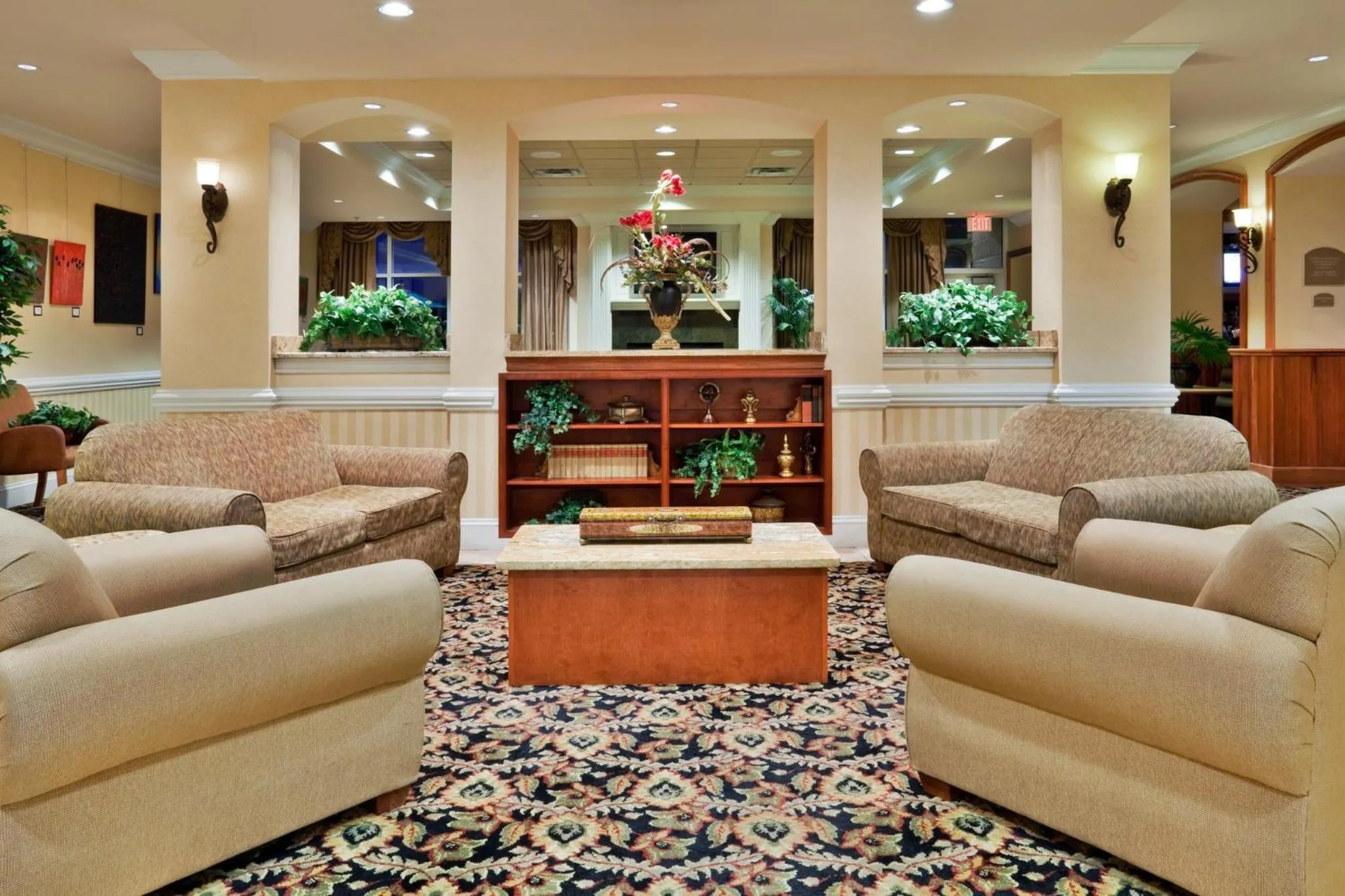 Lobby or reception in Holiday Inn Valdosta Conference Center by IHG