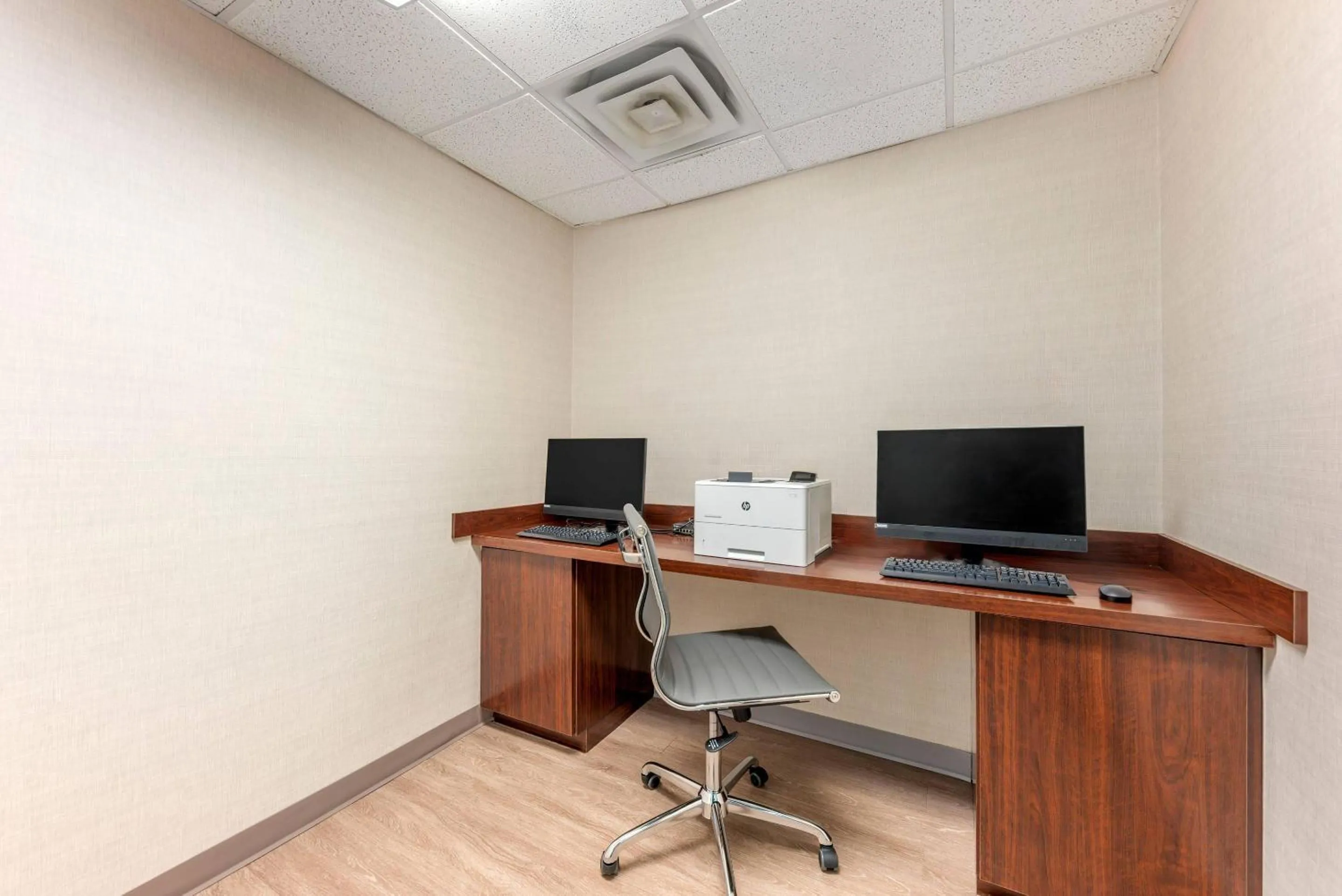Business facilities in Comfort Inn - Killeen near Fort Hood
