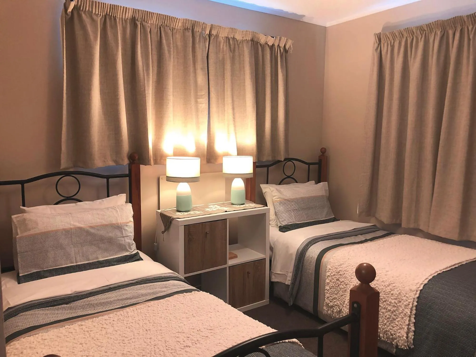 Bedroom, Bed in Alpine View Lodge