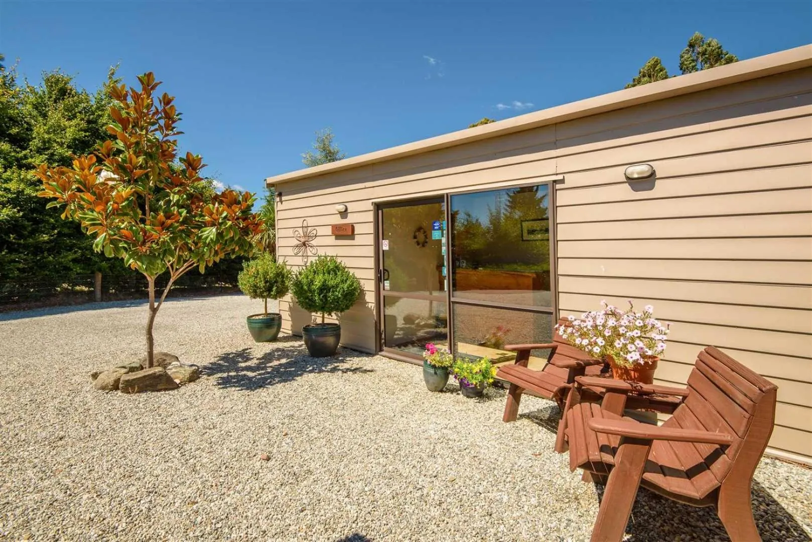 Lobby or reception in Alpine View Lodge