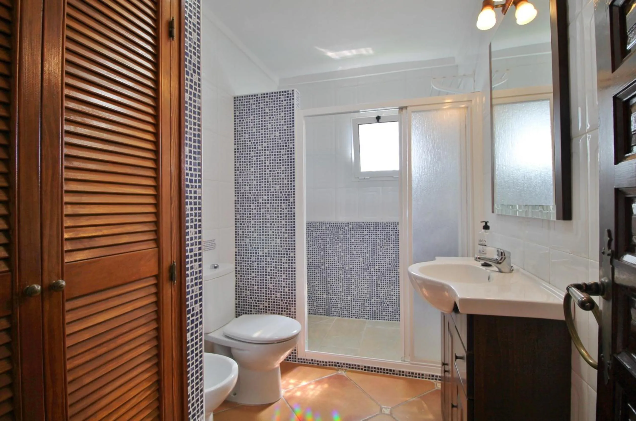 Bathroom in Villa Jeromo SpainSunRentals 1004