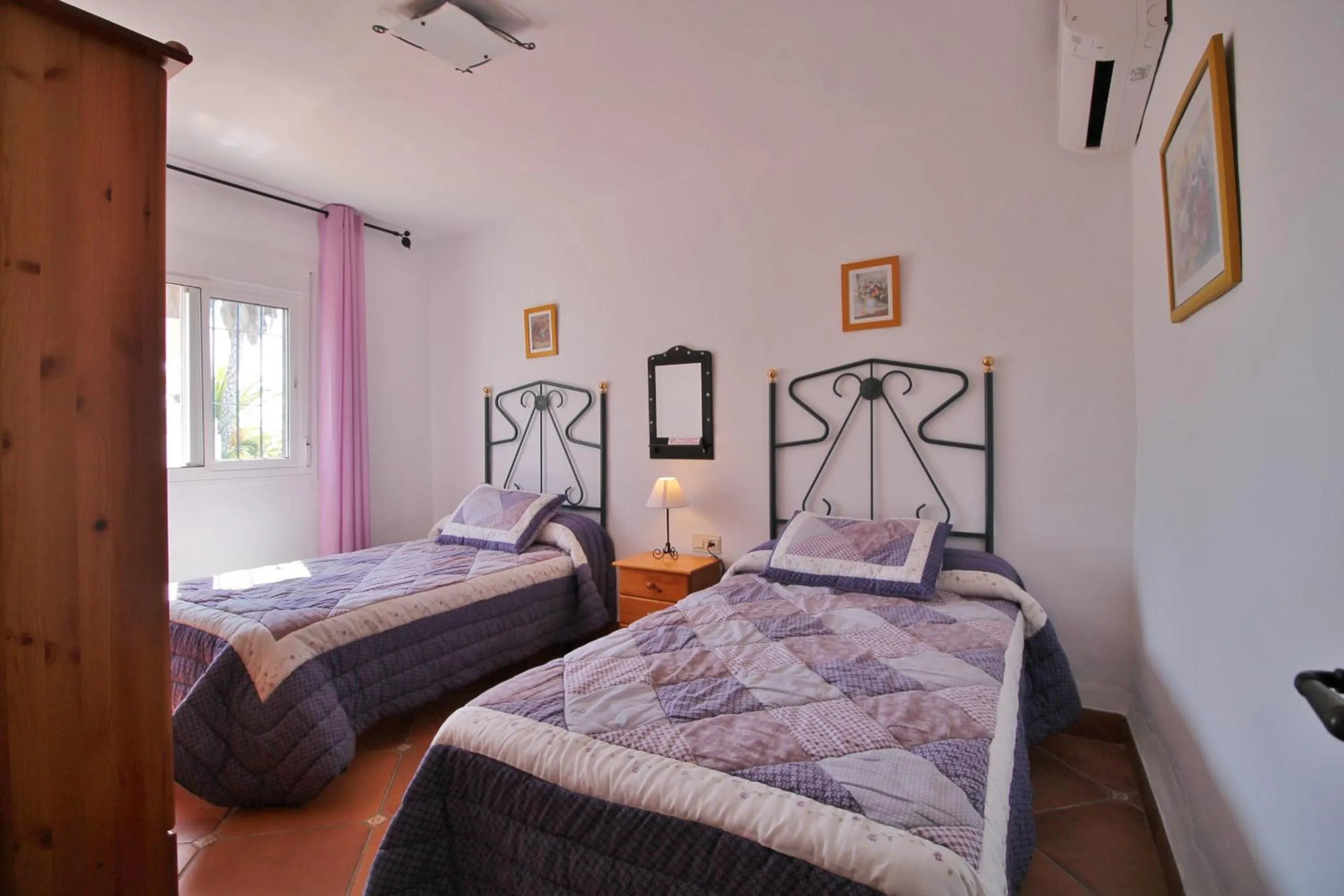 Bed in Villa Jeromo SpainSunRentals 1004