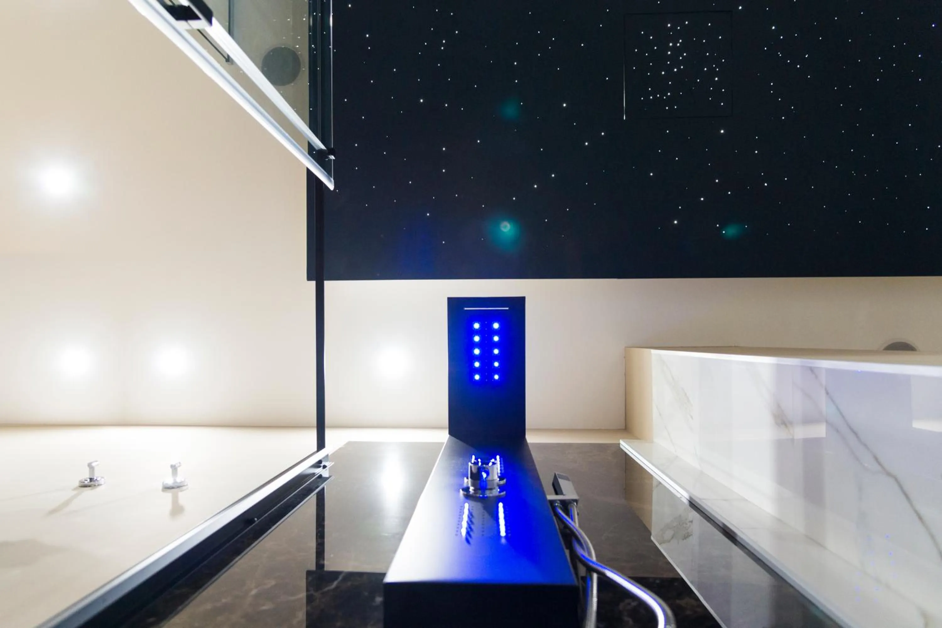 Shower in B&B Erifrà Piccolo Hotel