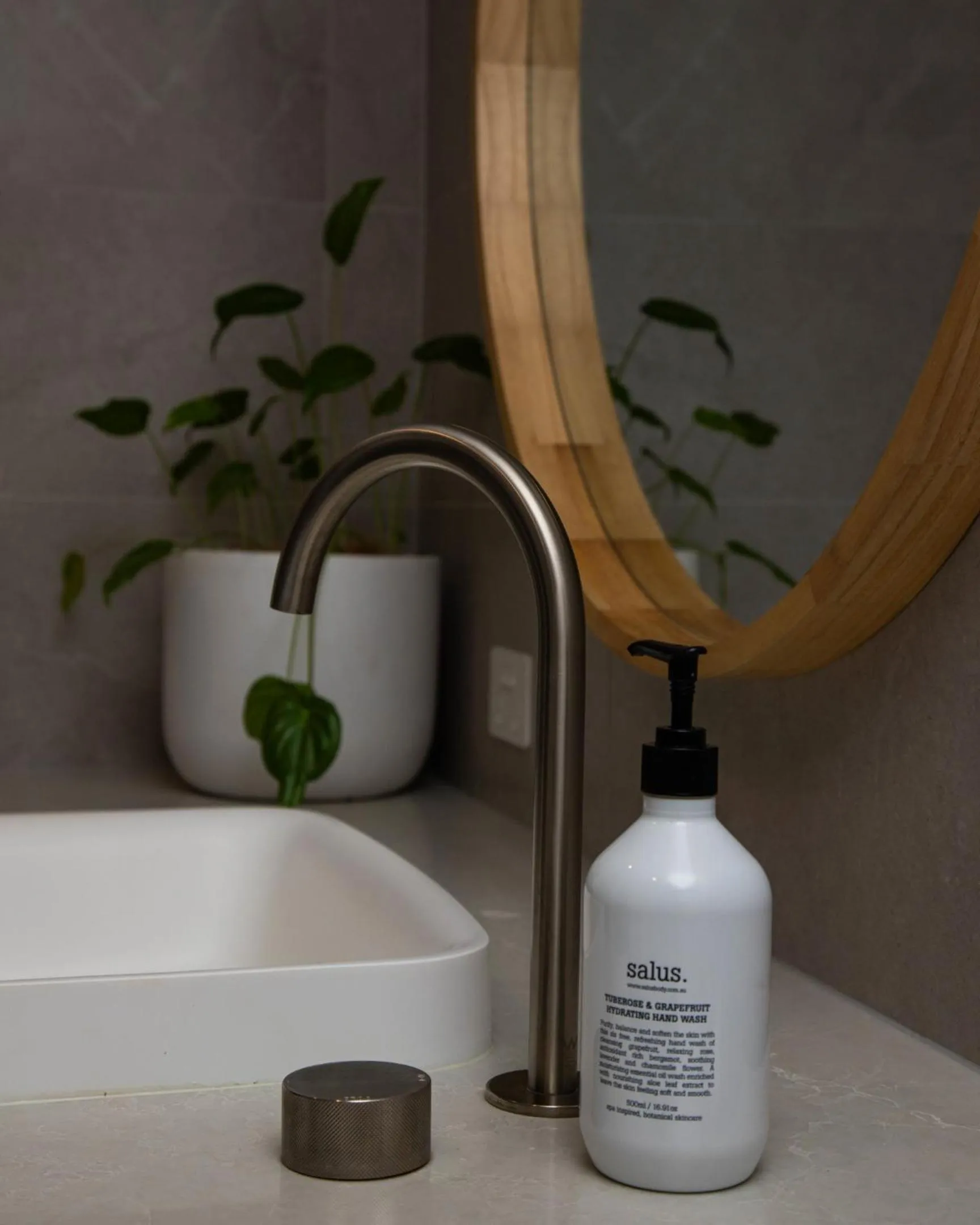 Bathroom in Lennox Holiday Apartments
