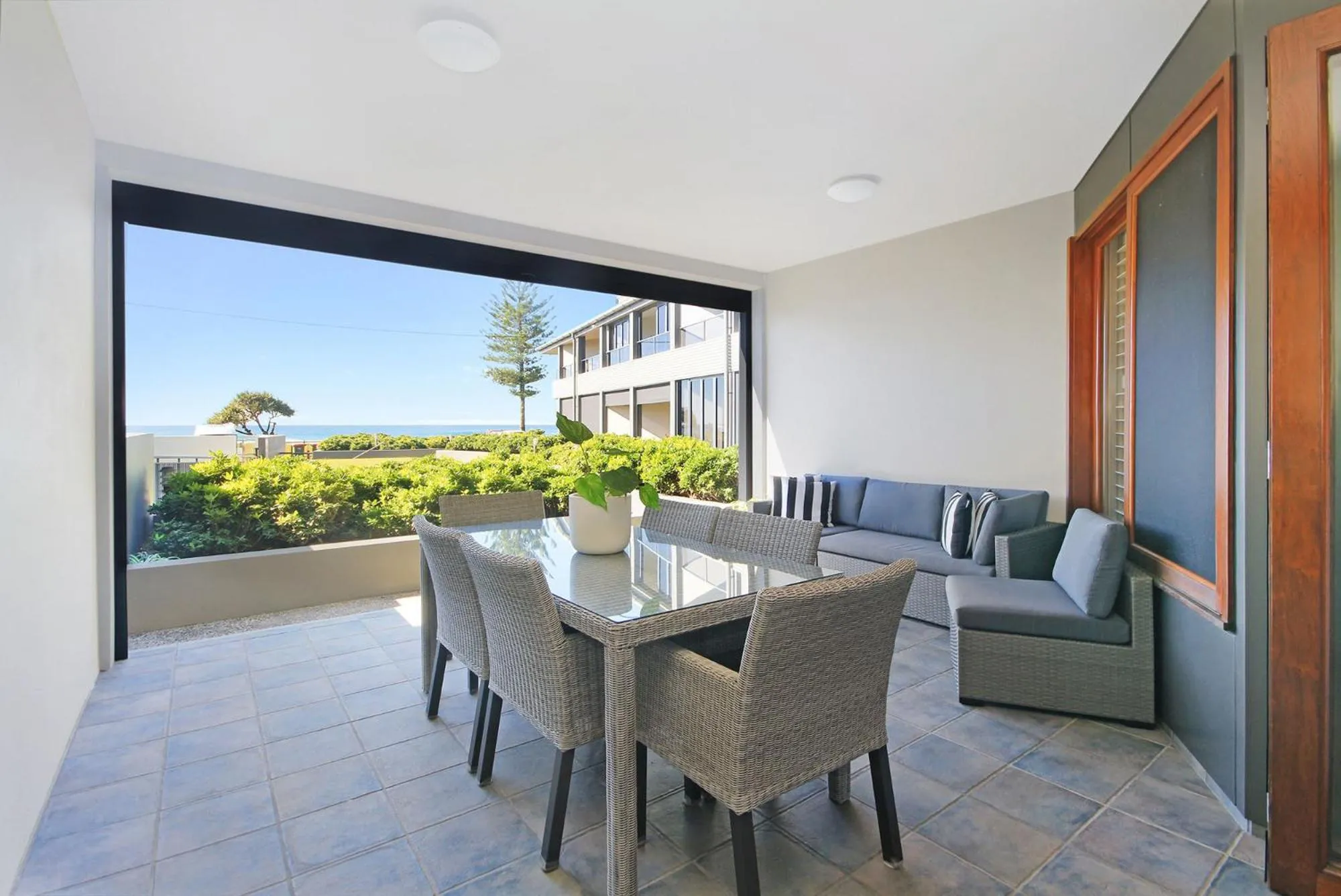 Patio in Lennox Holiday Apartments