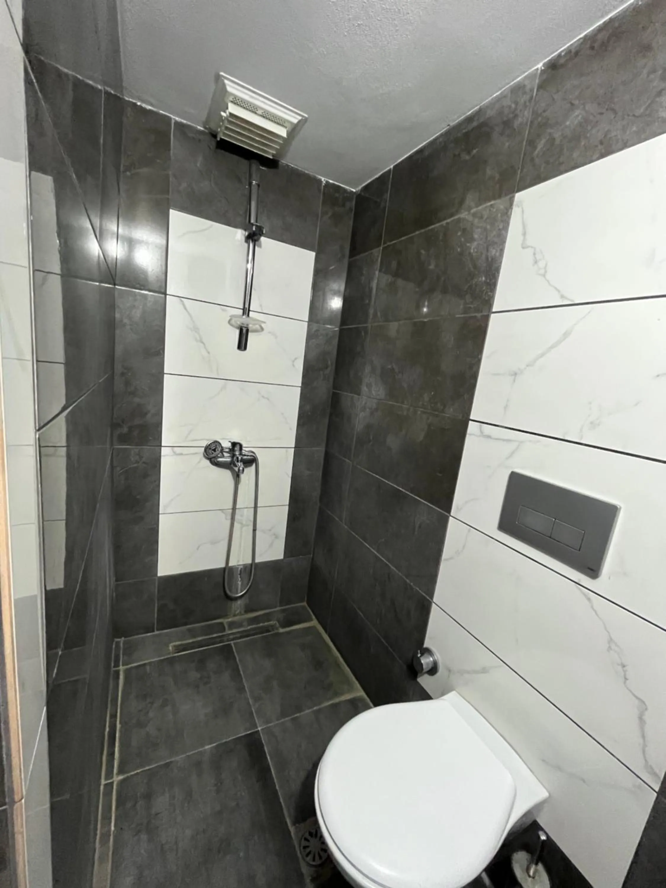 Shower in Erkal Pension