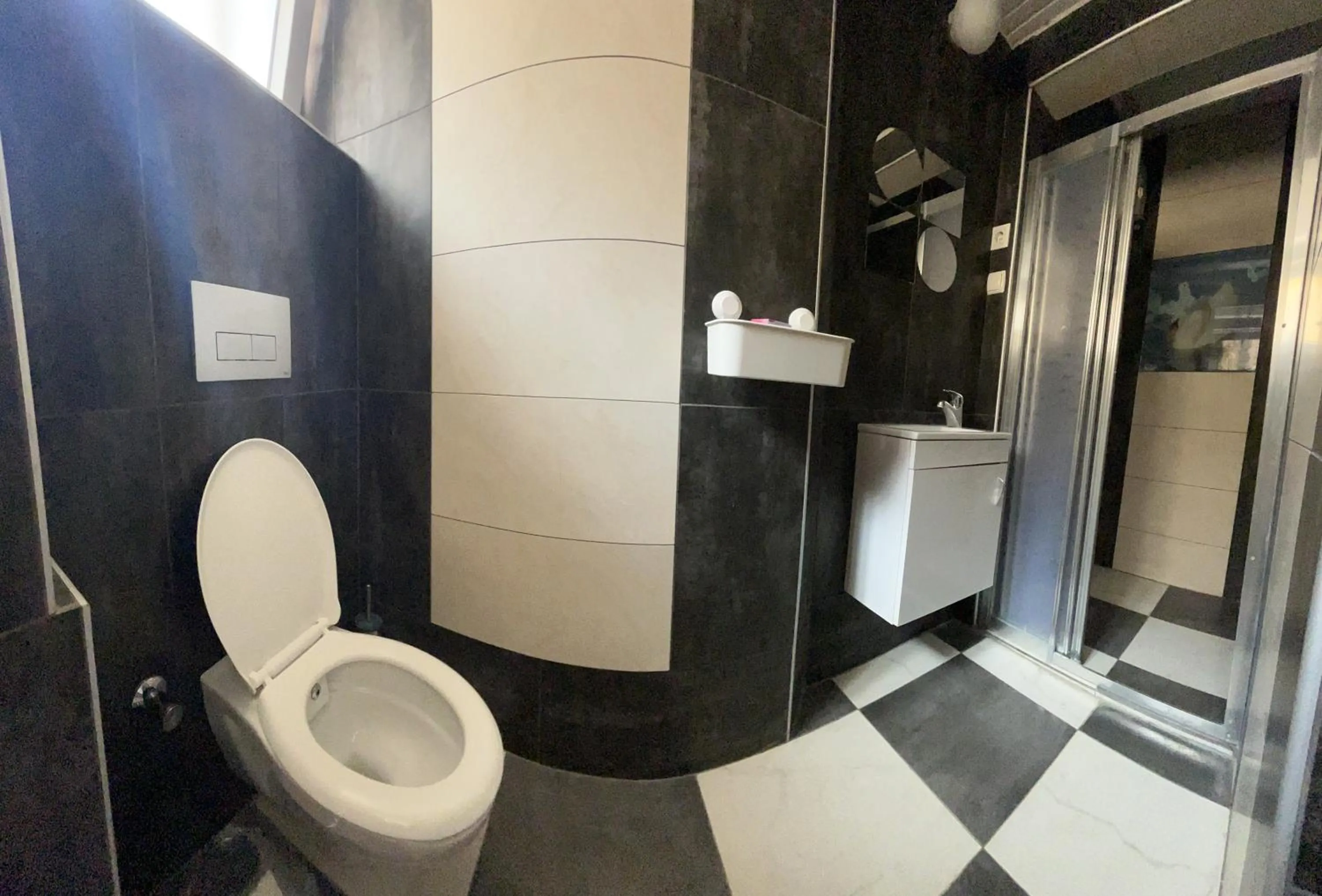 Shower in Erkal Pension