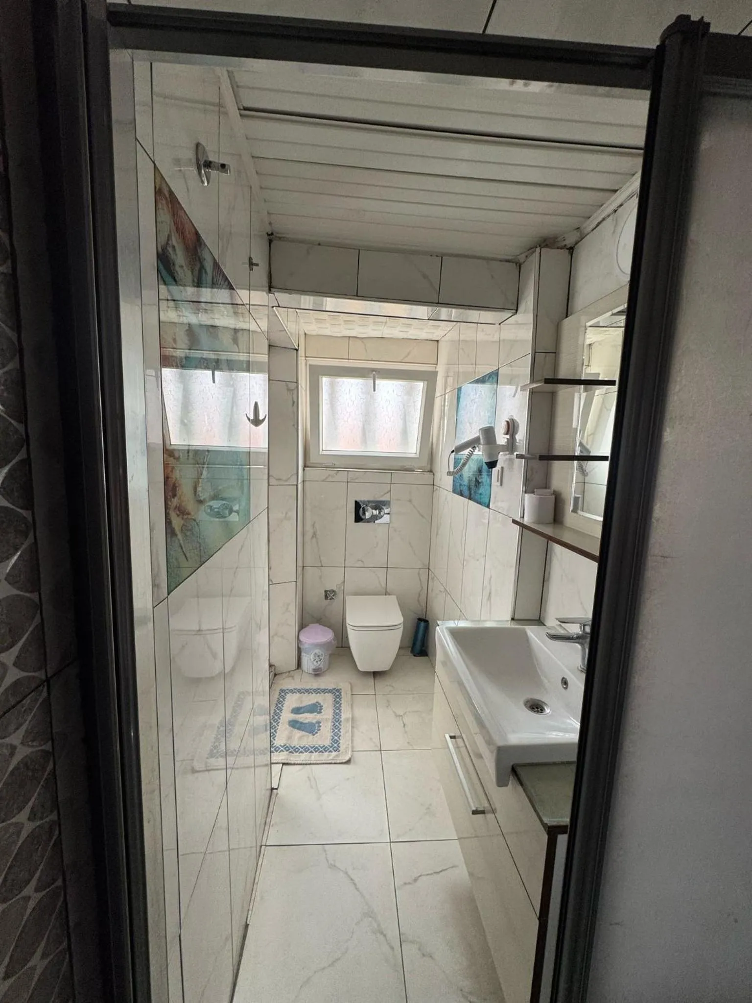 Toilet in Erkal Pension